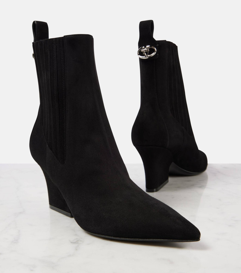 VLogo Lockette suede ankle boots 5