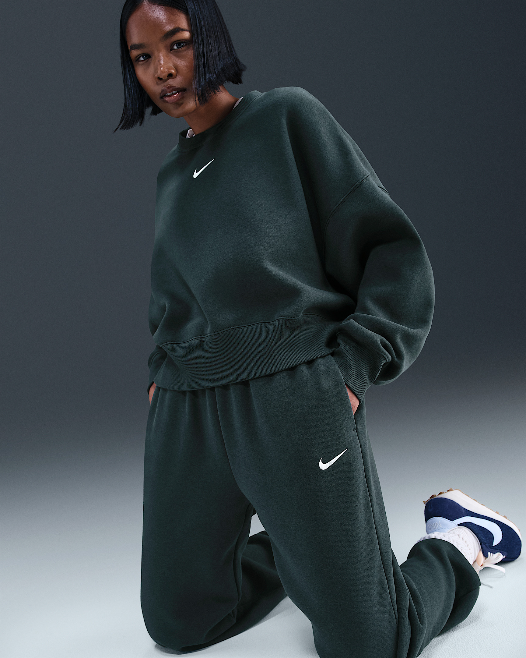 Nike Sportswear Phoenix Fleece Women's High-Waisted Oversized Sweatpants - 5