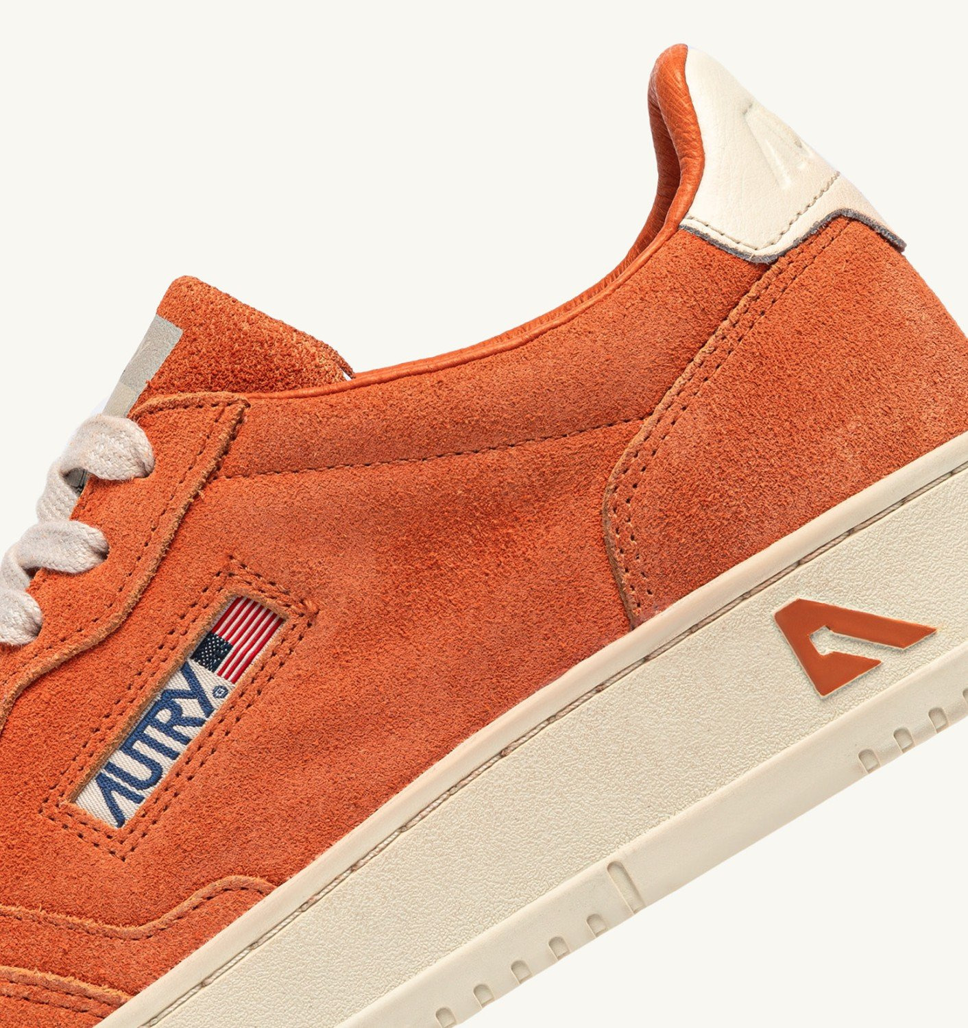 MEDALIST LOW SNEAKERS IN FANTA AND OFF WHITE SUEDE - 6
