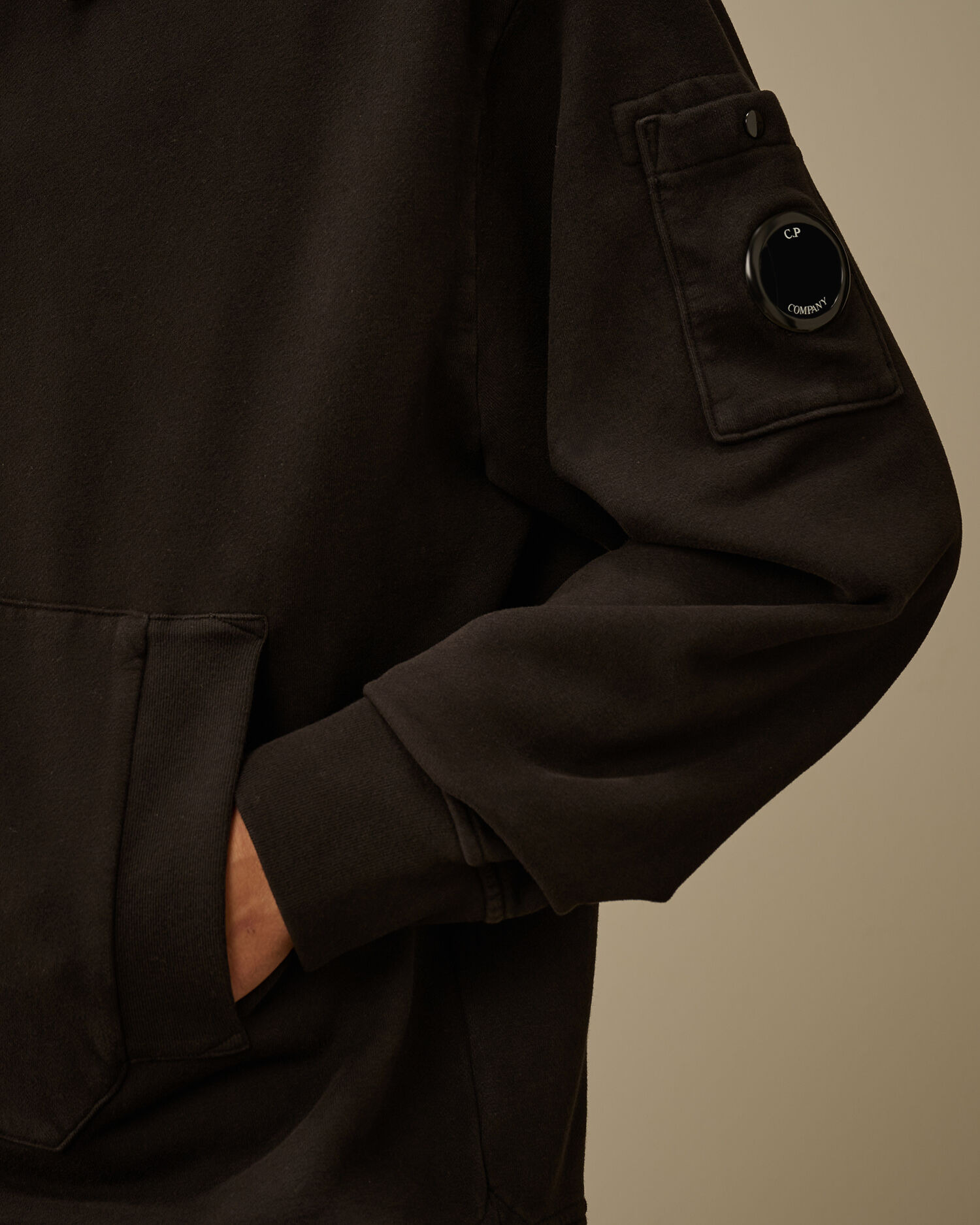 Brushed and Emerized Diagonal Fleece Boxy Goggle Sweatshirt - 5