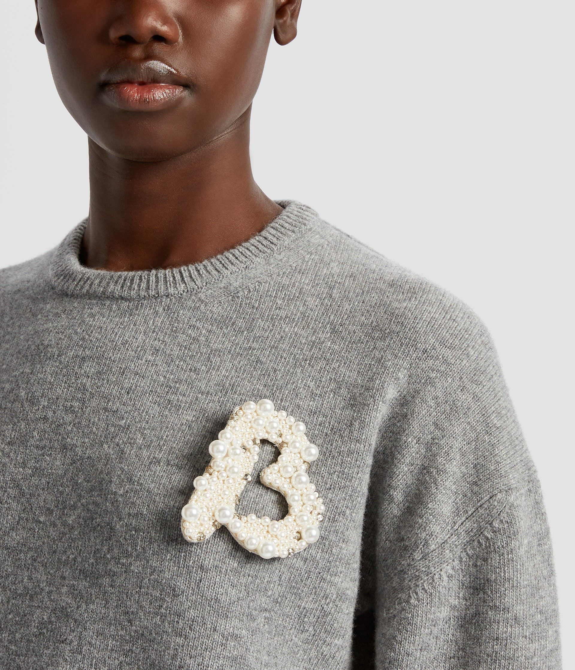 PEARL ALPHABET BROOCH B - 2