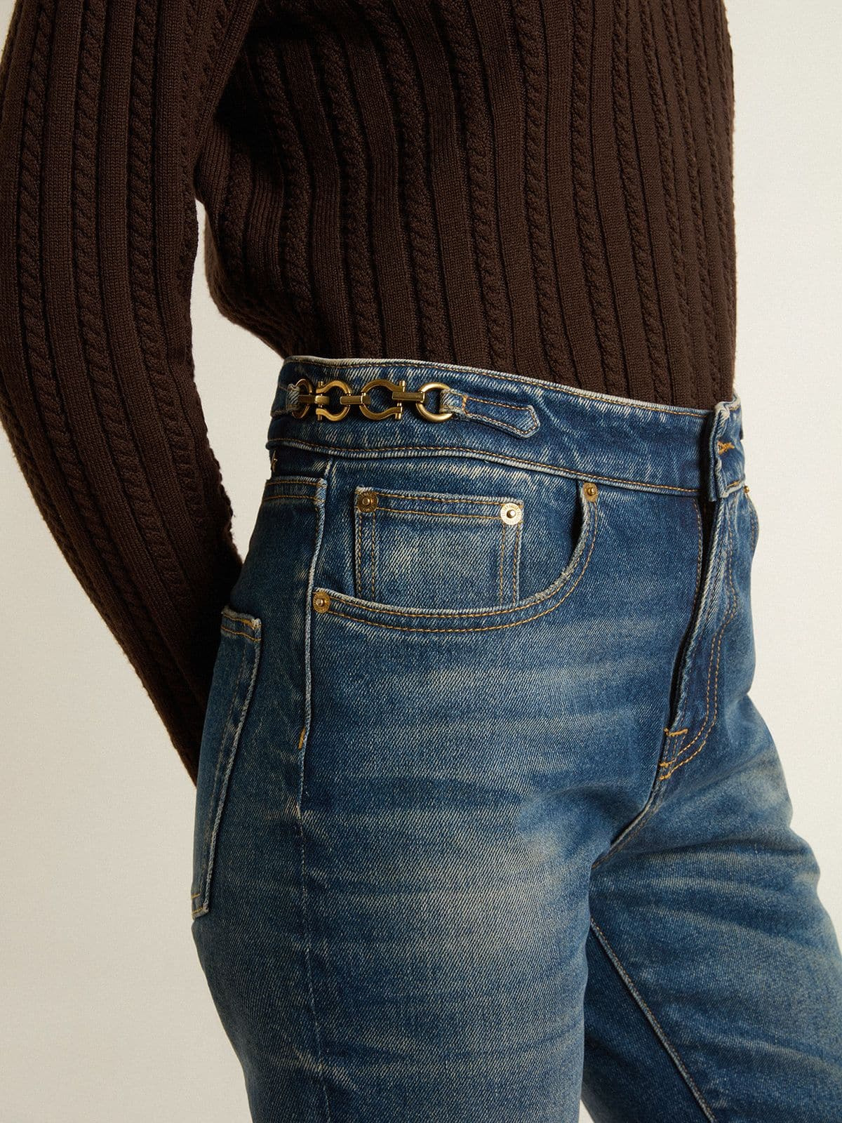 Women's bootcut jeans with a vintage wash and metallic details - 5