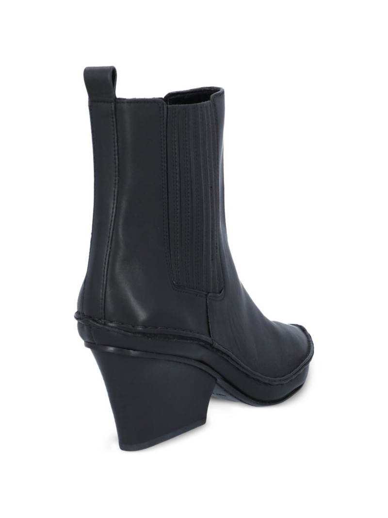 point-toe Chelsea boots 3