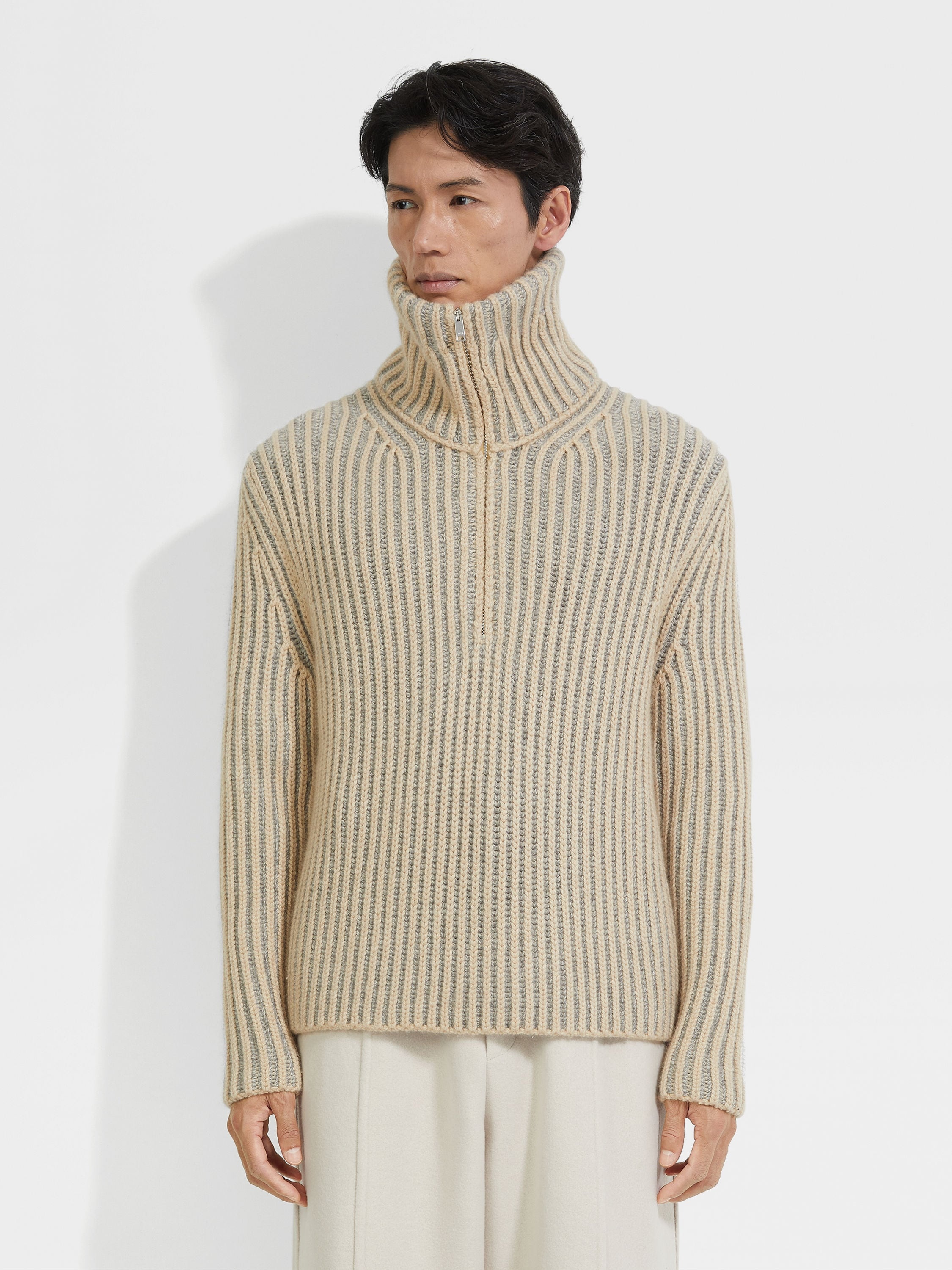 LIGHT BEIGE AND GREY OASI CASHMERE TURTLENECK - 4