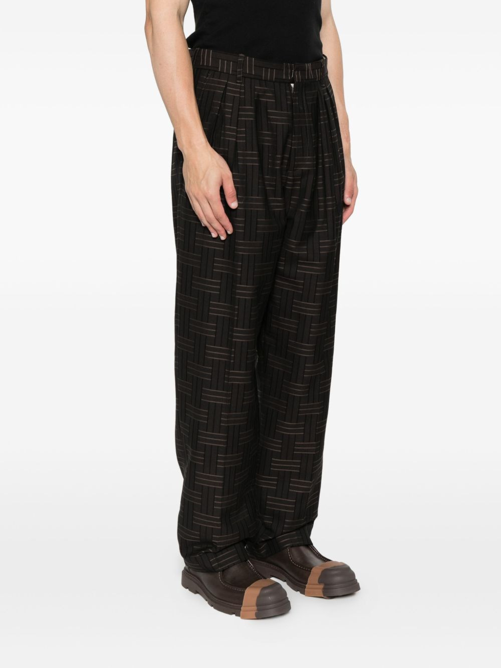 pleated patterned straight-leg trousers - 3