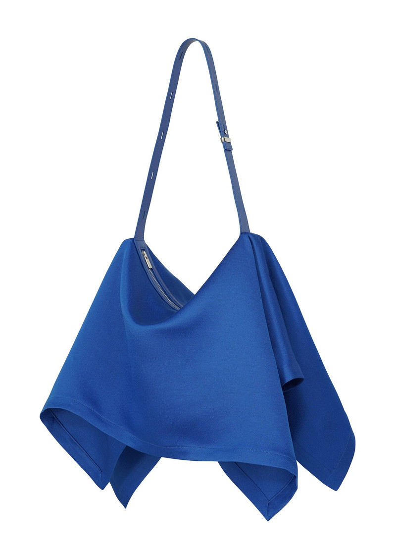 ISSEY MIYAKE ENVELOPING SQUARE BAG outlook