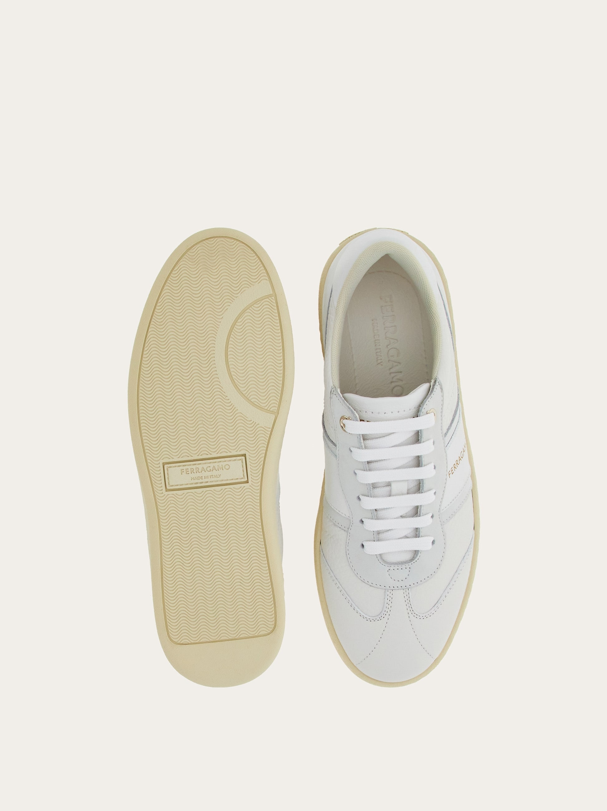 Low-top sneaker with logo - 5