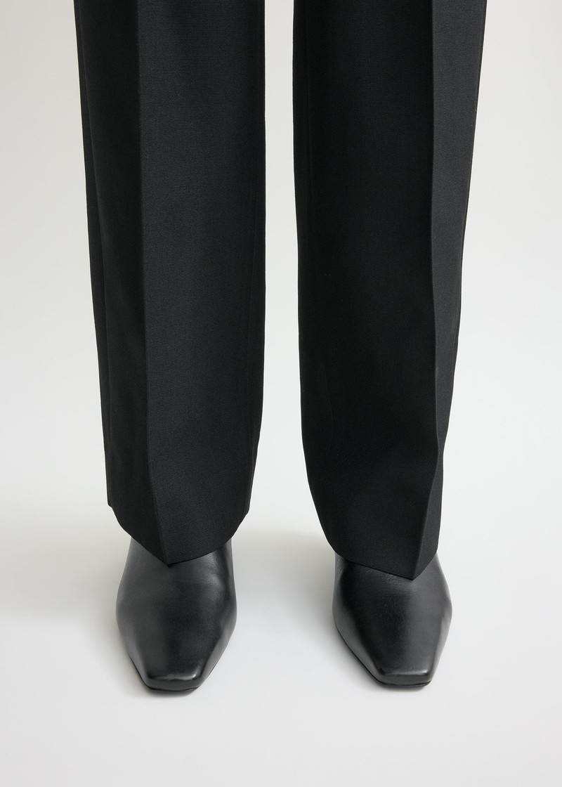 TOTEME Leather mid-heel boots black outlook