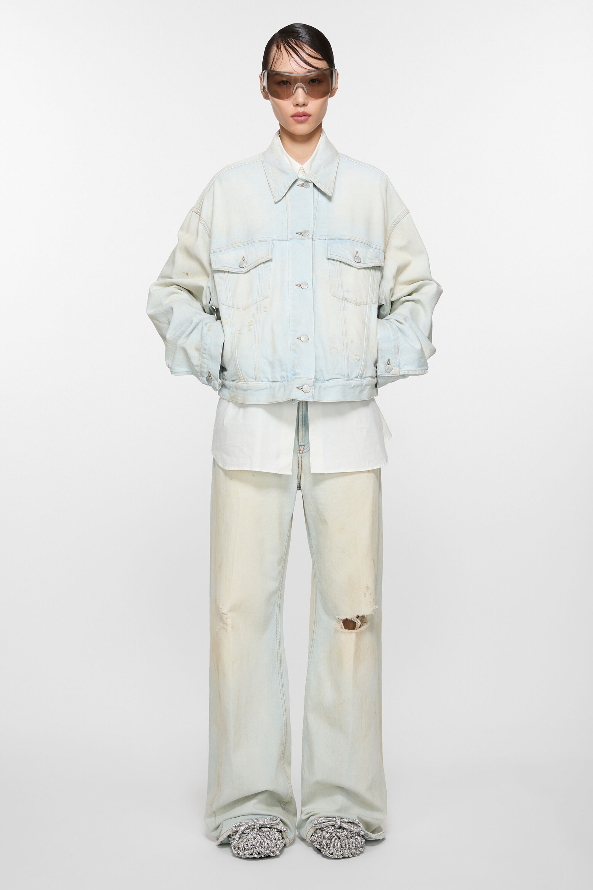 Denim jacket - Relaxed cropped fit - Light blue/white - 2