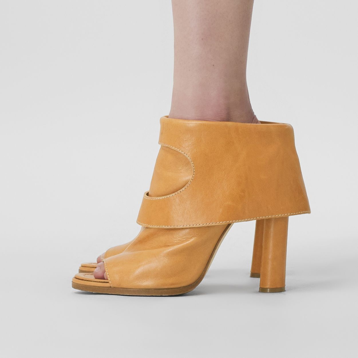 Porthole Detail Leather Peep-toe Boots - 4