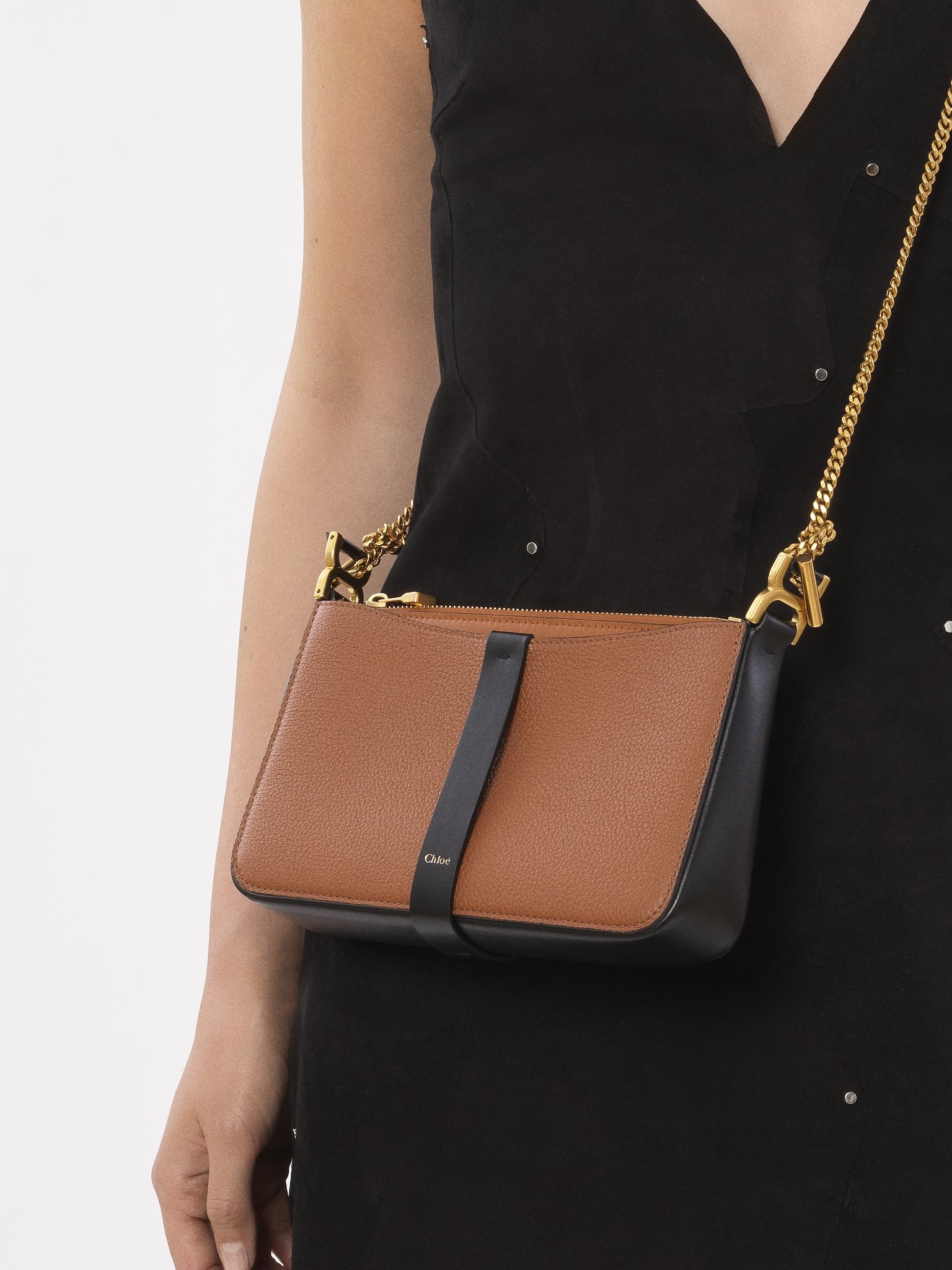 MARCIE POUCH ON CHAIN IN GRAINED LEATHER - 5