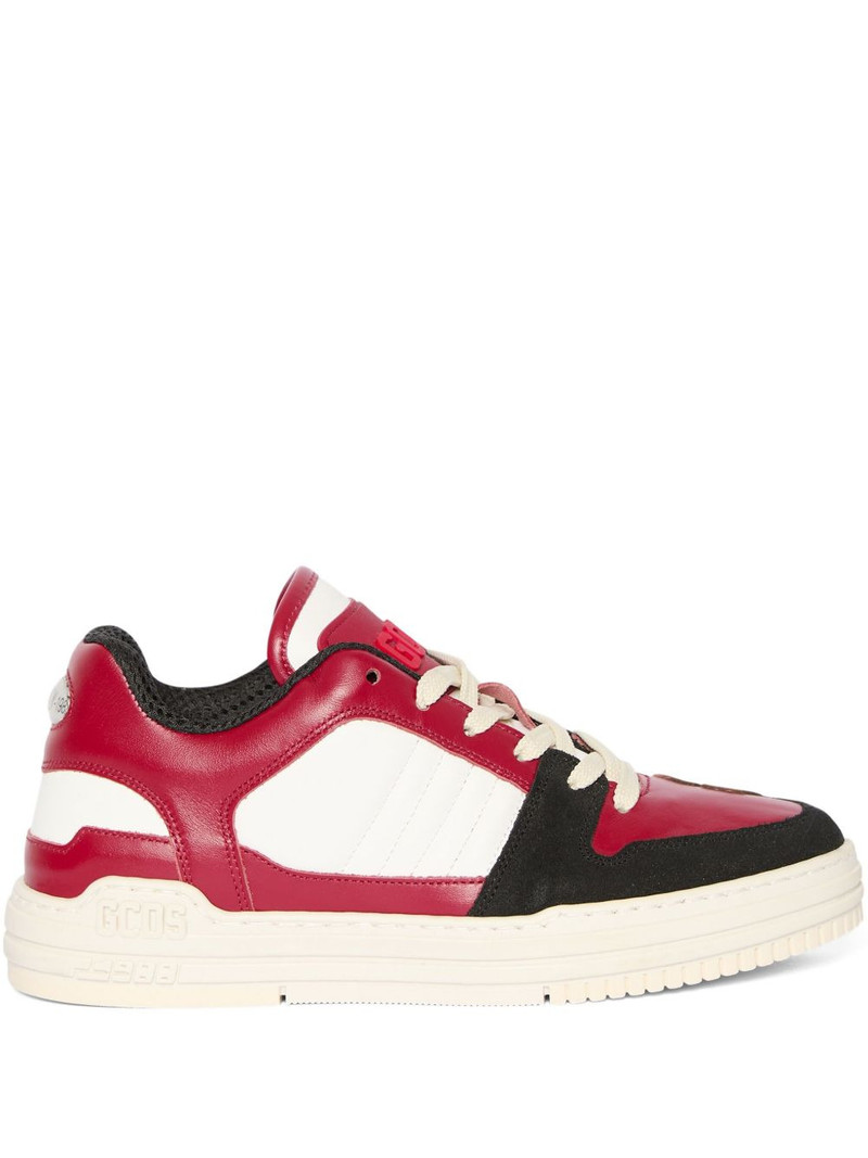 Skateboard sneakers 1