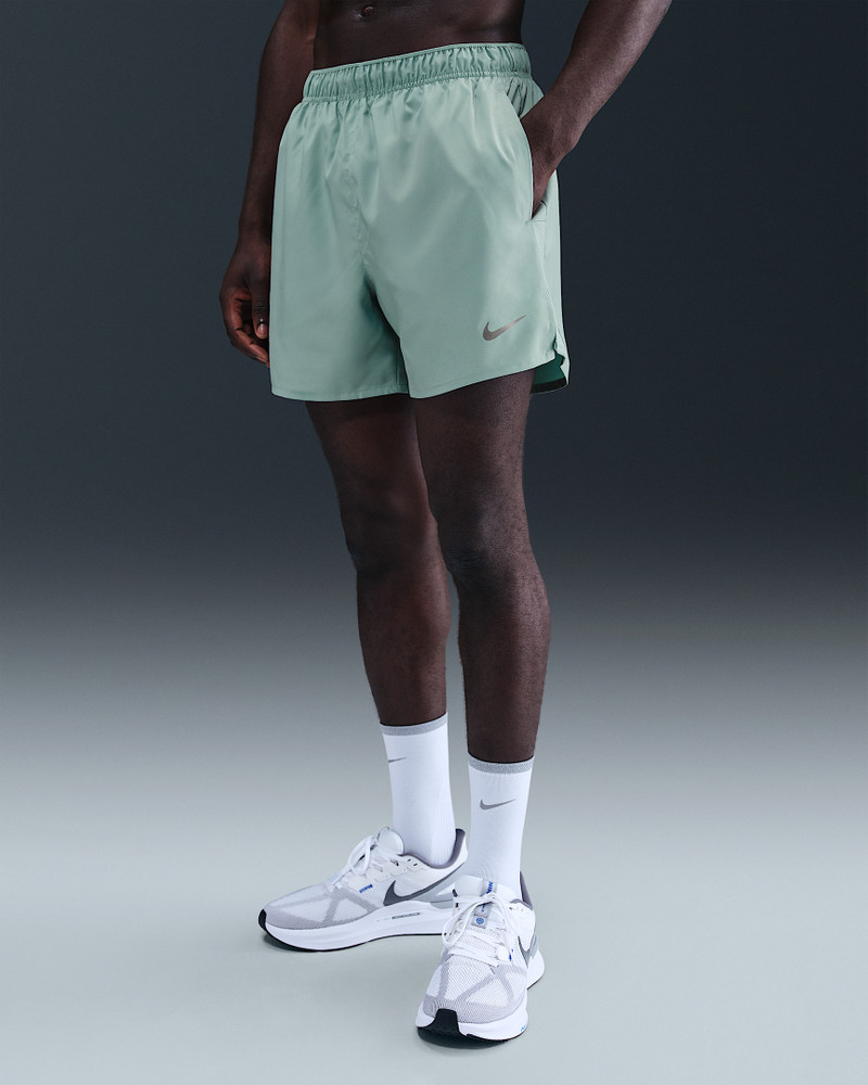 Nike Nike Challenger Men's Dri-FIT 5" Brief-Lined Running Shorts outlook