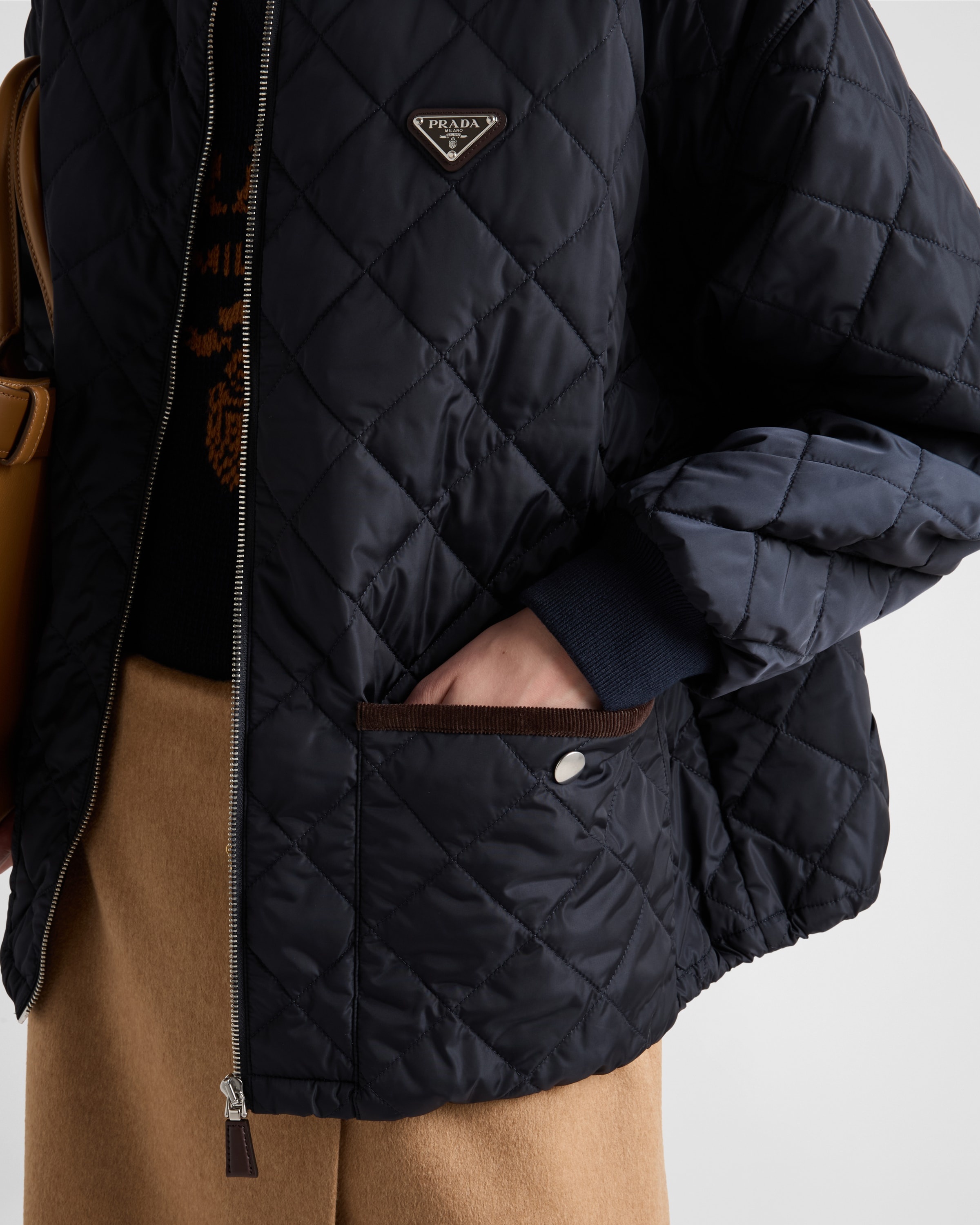 ジャケット PRADA | Quilted light Re-Nylon vest 29X167_1WQ9_F0161_S_OOO Military Green Quilted light Re-Nylon vest | PRADA