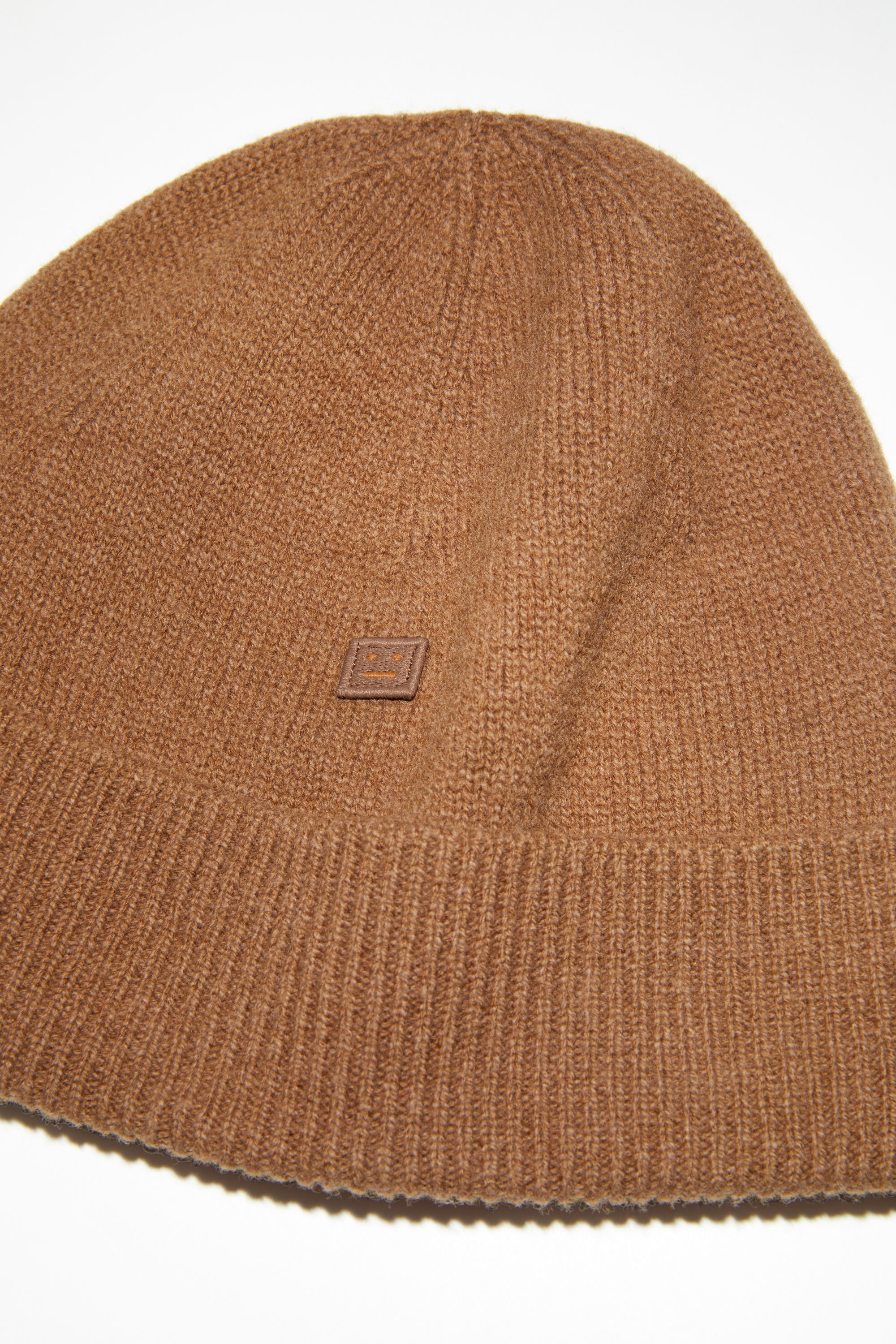 Micro face patch beanie - Toffee brown - 4