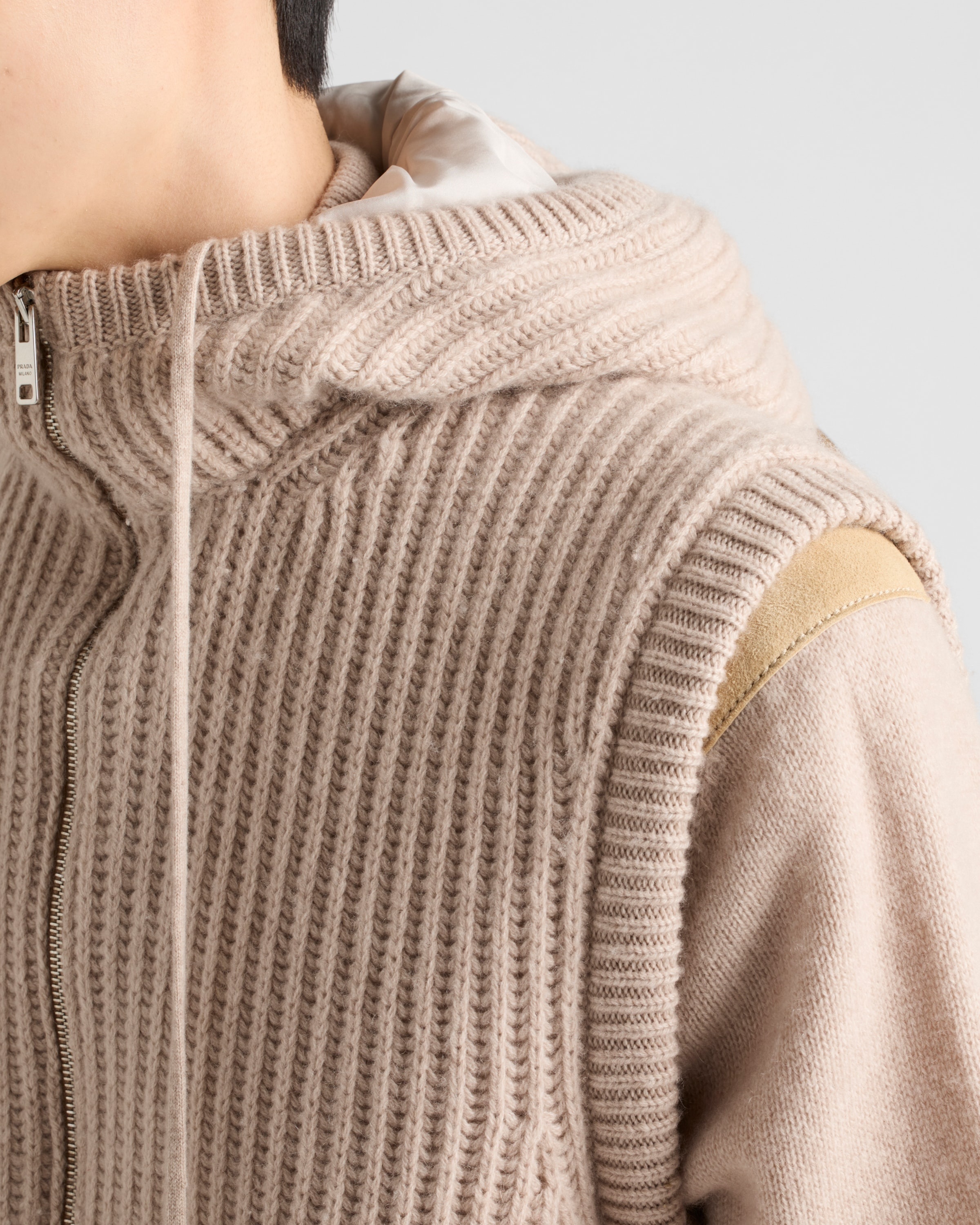 Cashmere hoodie vest - 4