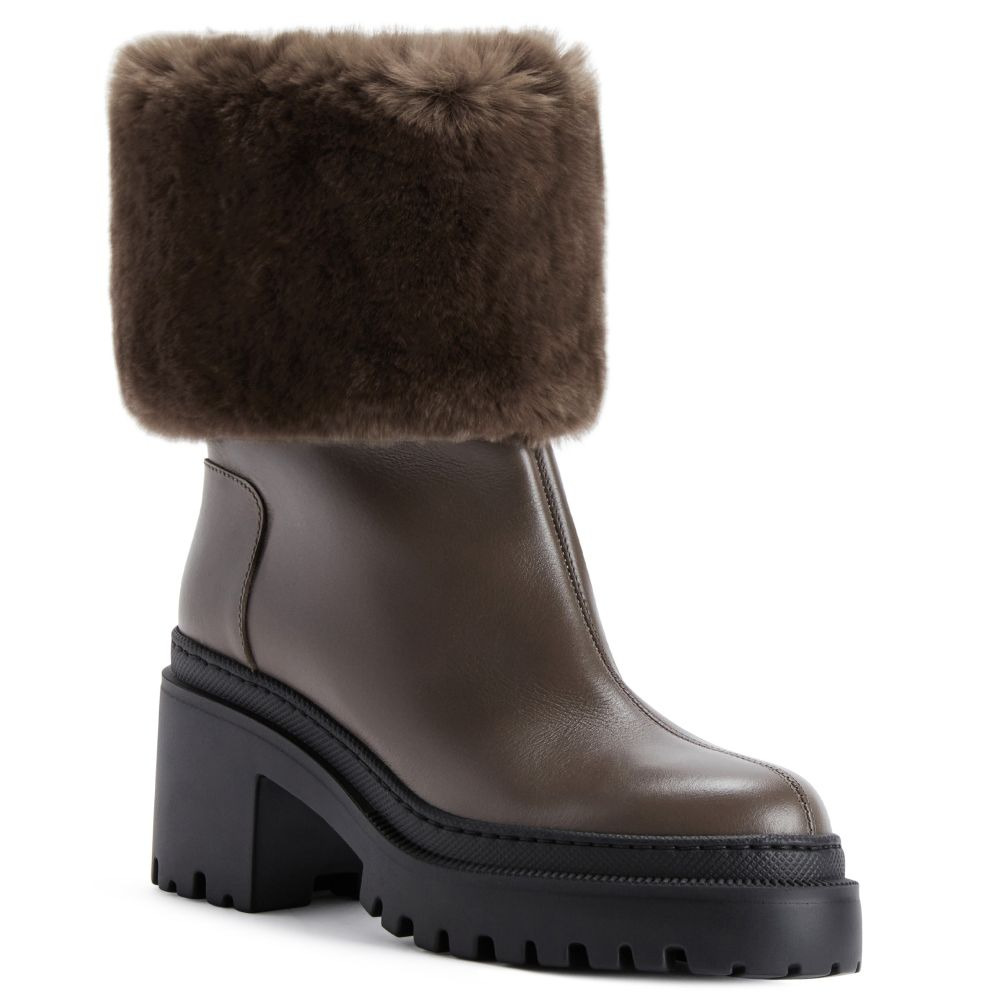 Mairi Fur - 2
