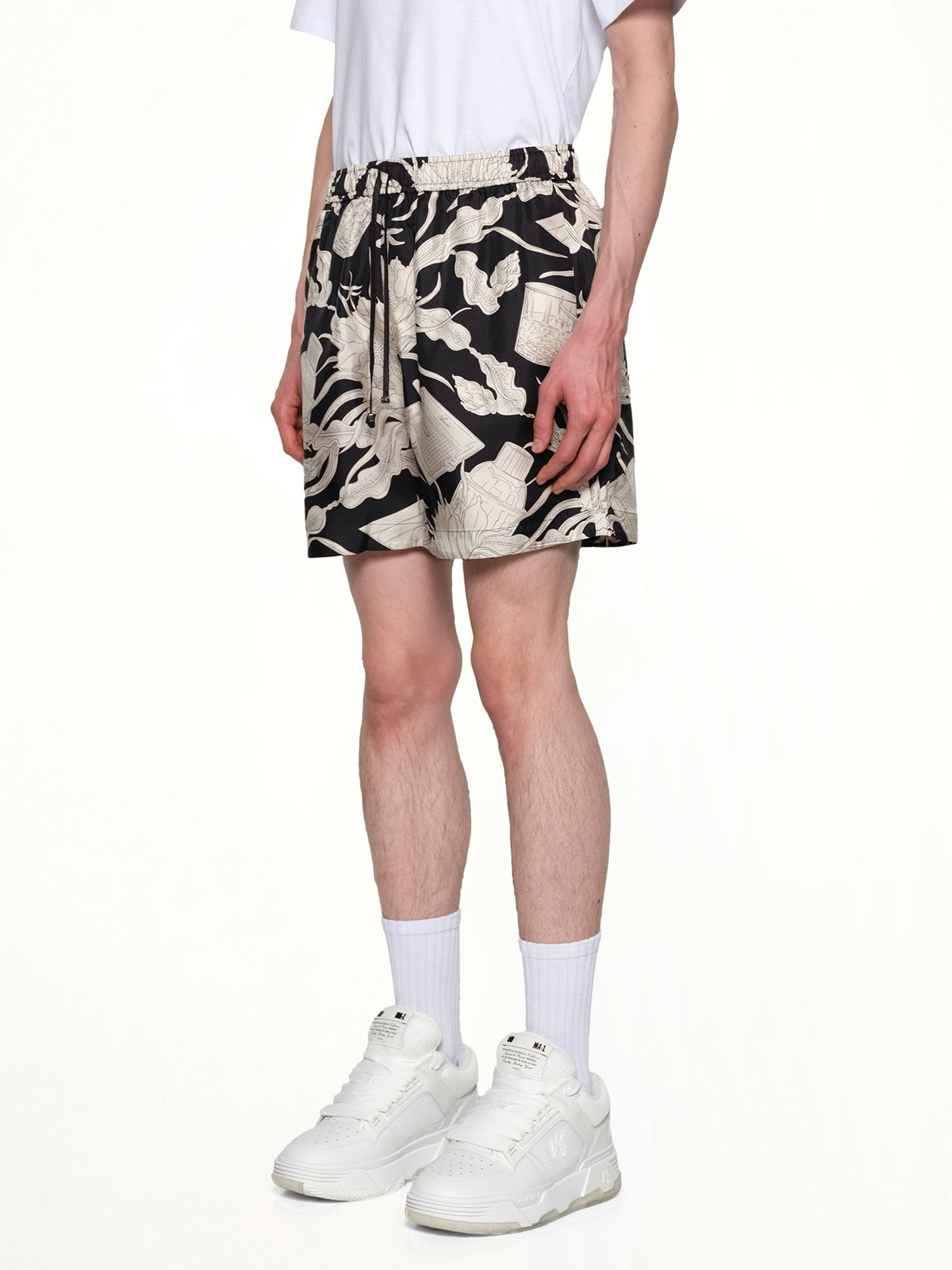 Floral Short in Black - 3