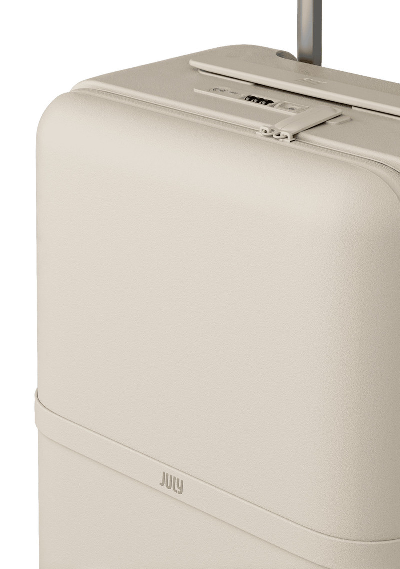 Capsule Carry On Pro 4