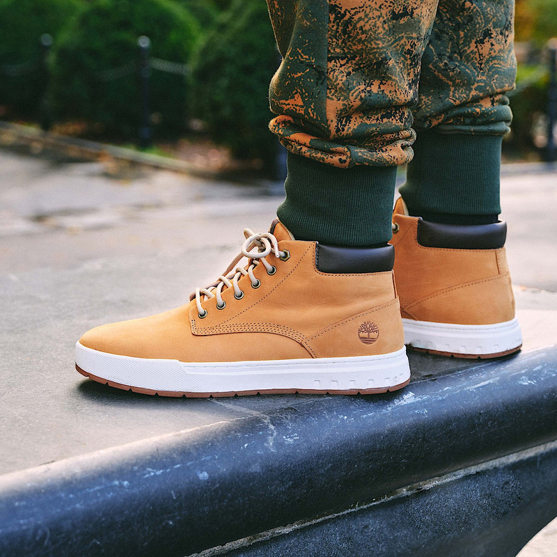 Timberland Men's Maple Grove Leather Chukka outlook