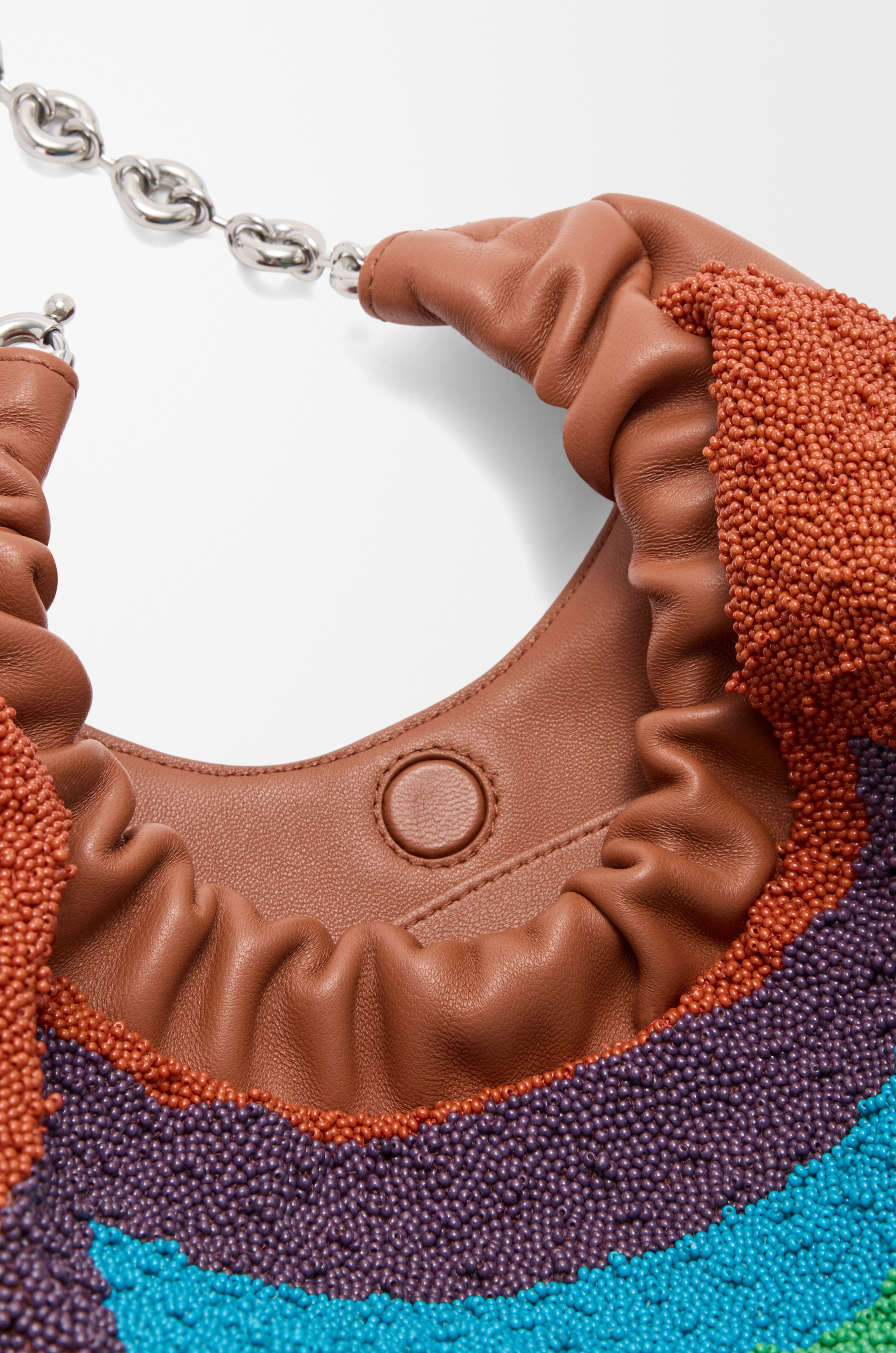 Mini Squeeze bag in beaded leather - 9