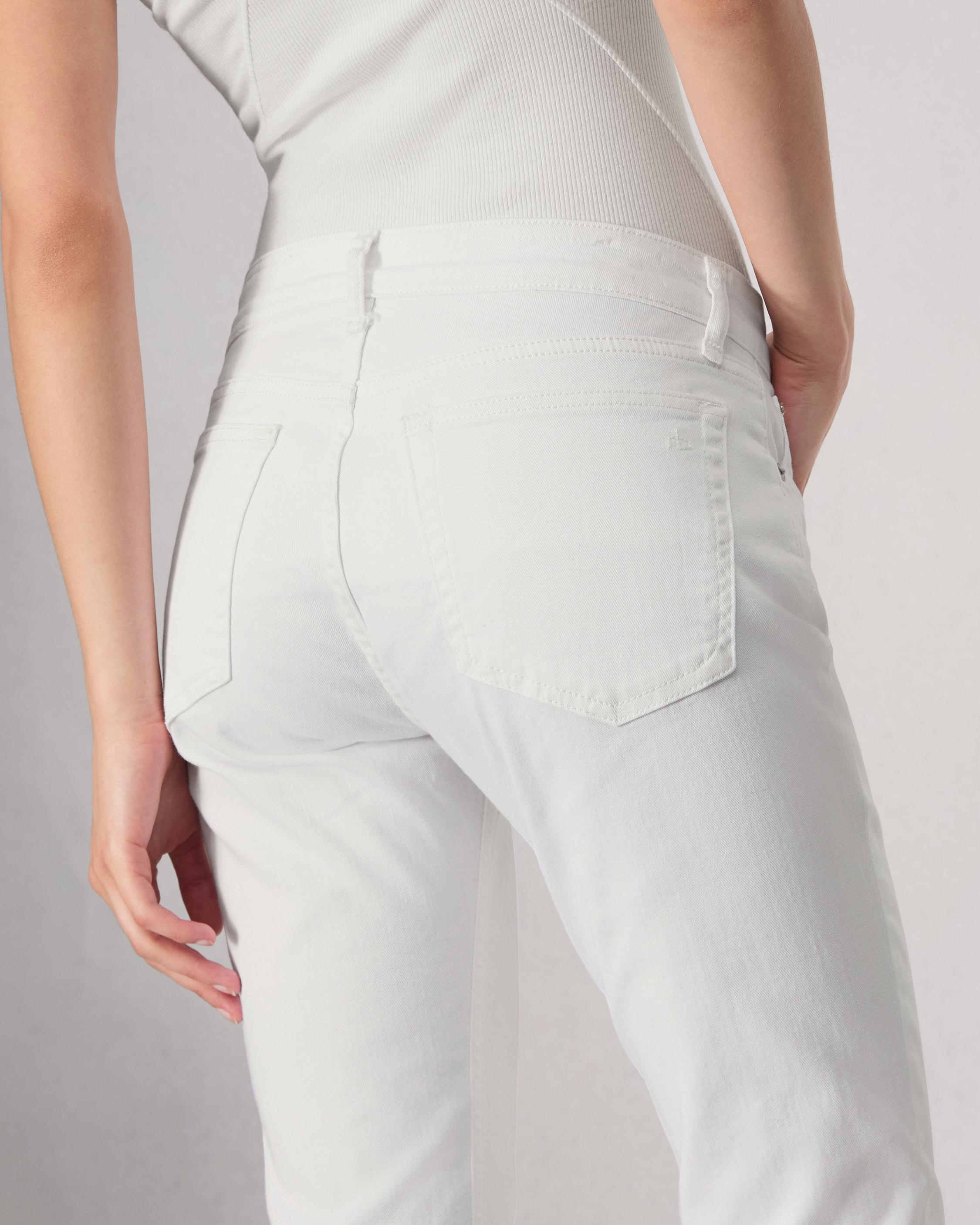 Dre Slim Boyfriend - Optic White
Low-Rise Vintage Stretch Jean - 6