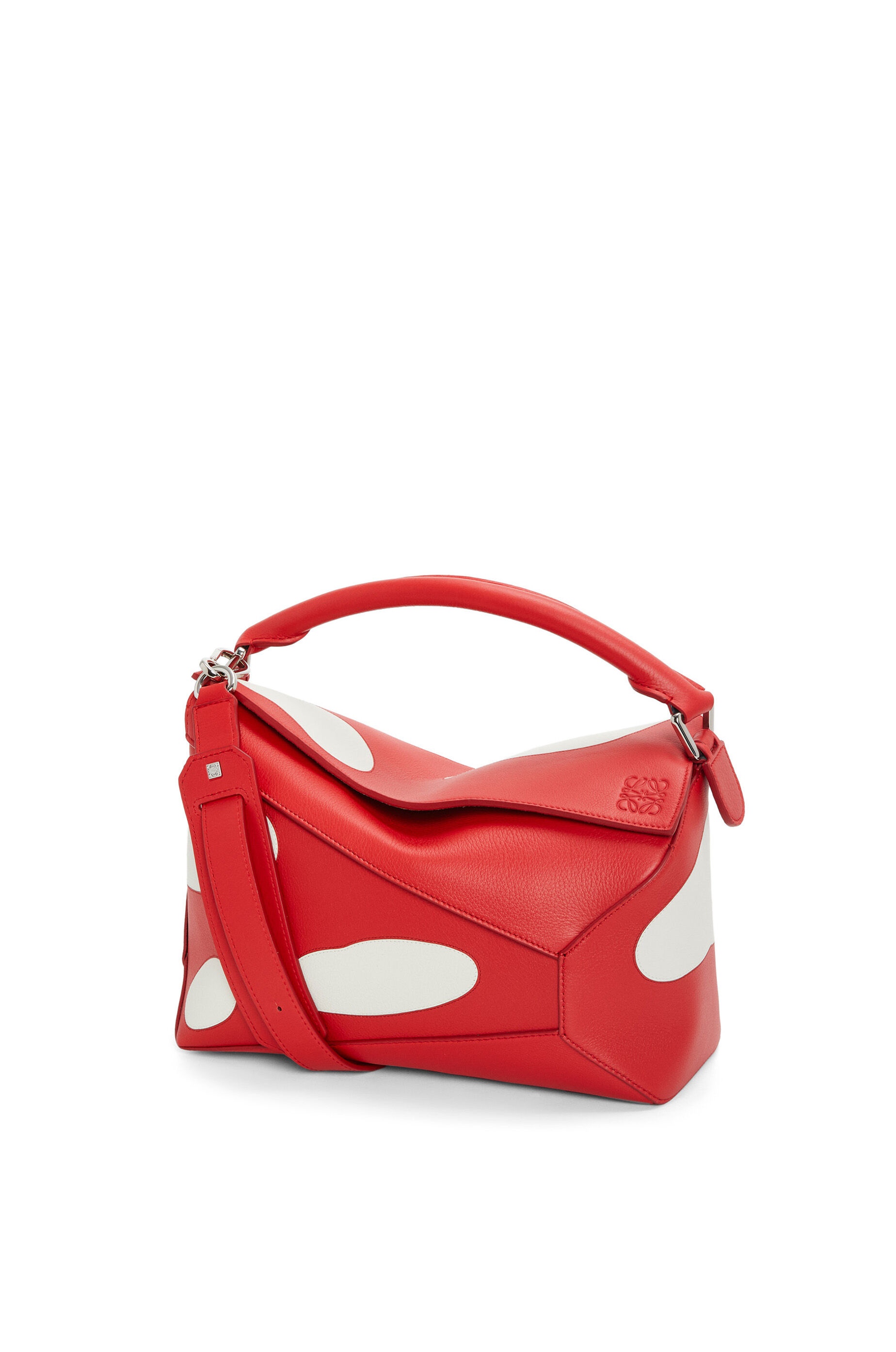 【24SS NEW】LOEWE_man / Puzzle マッシュルーム バッグ / Red Loewe Mushroom Puzzle Edge bag in classic calfskin | REVERSIBLE