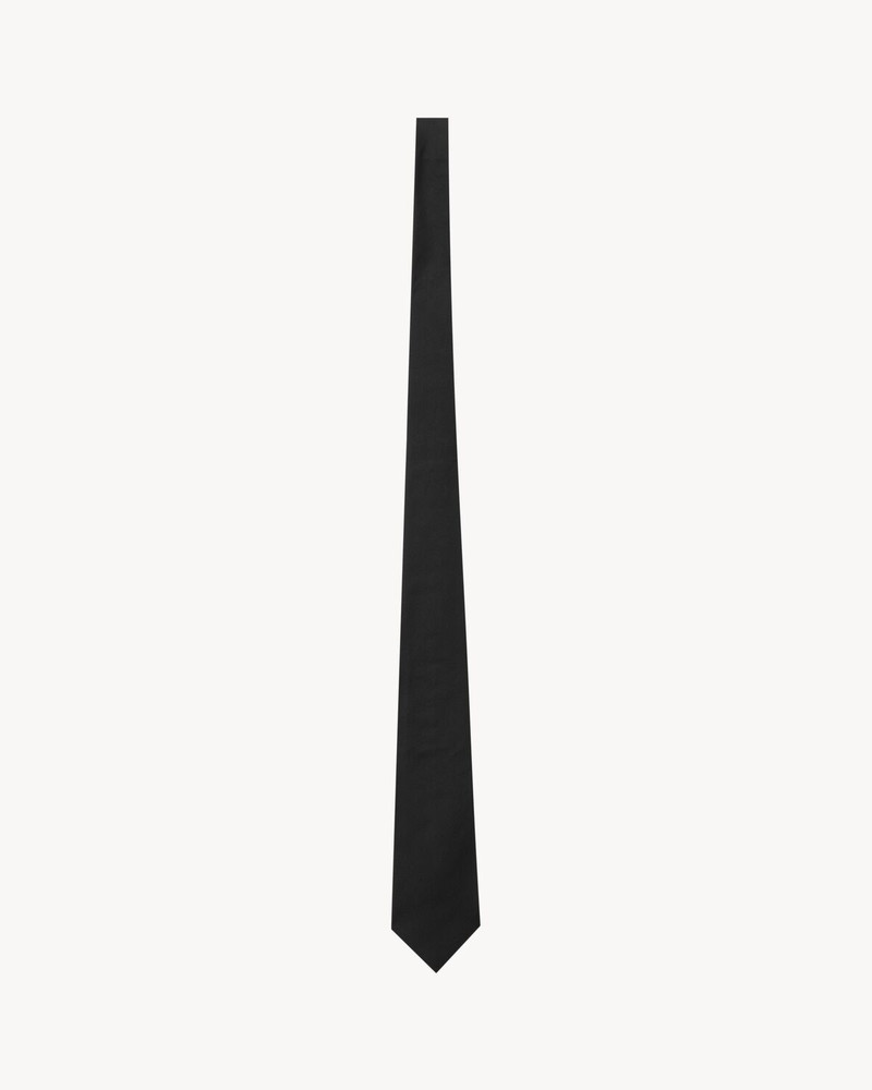 WIDE TAPERED TIE IN SILK SATIN 1