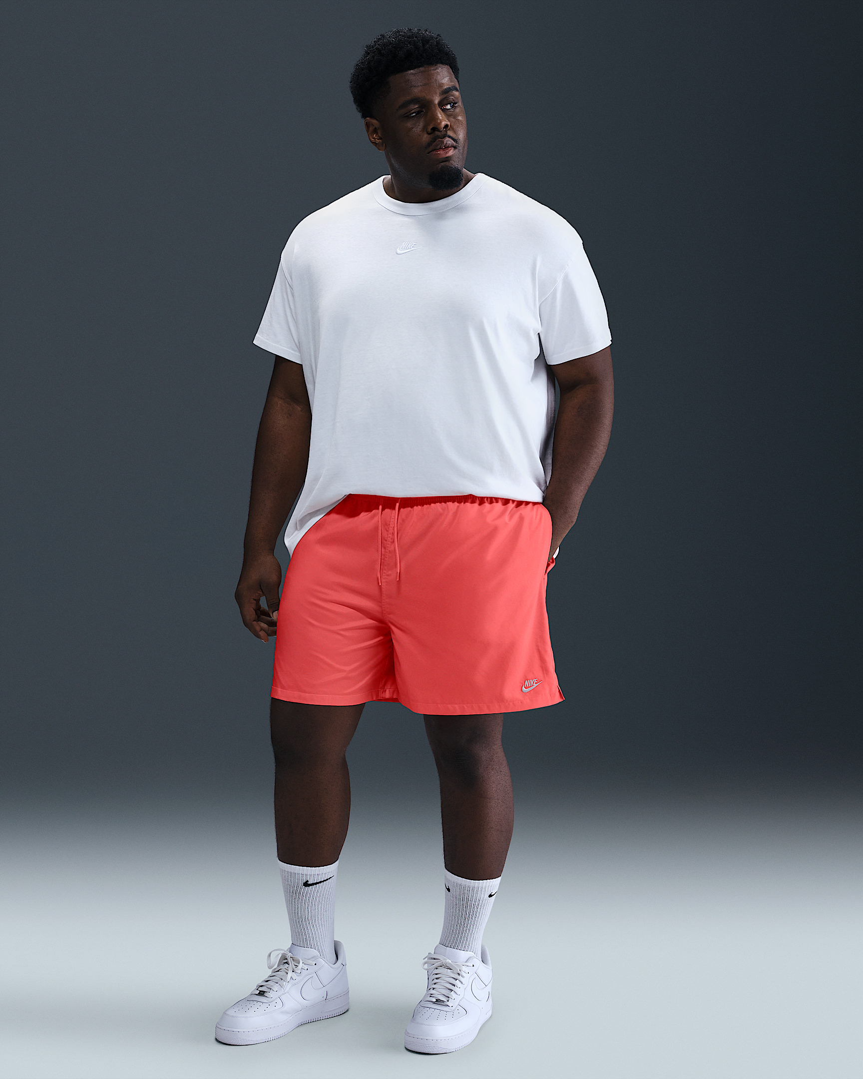 Nike Club Men's Woven Flow Shorts - 6