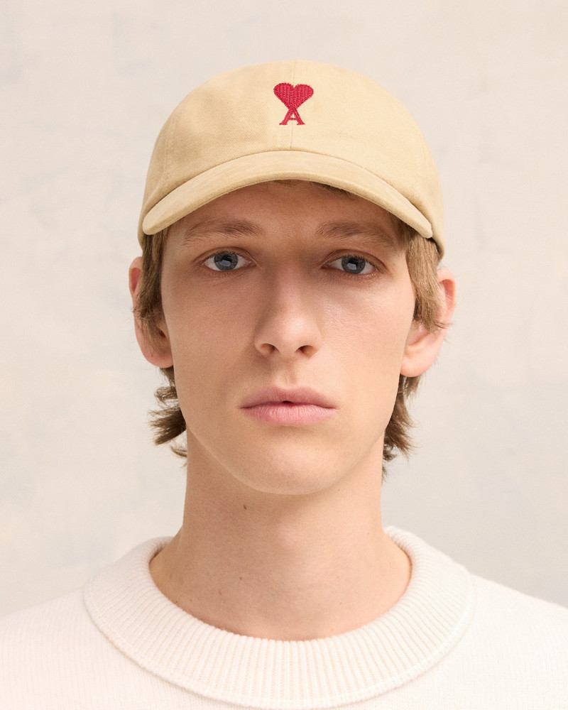 AMI Paris RED AMI DE COEUR EMBROIDERY CAP outlook