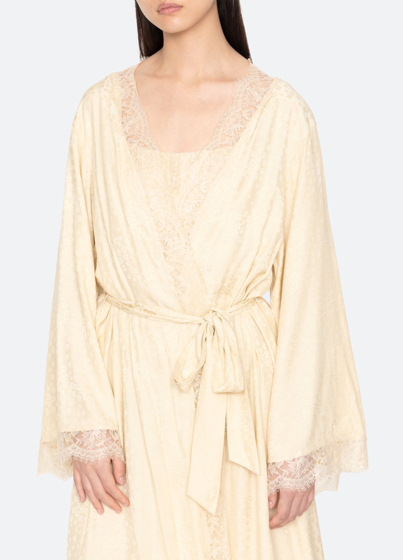 Lila Robe 7