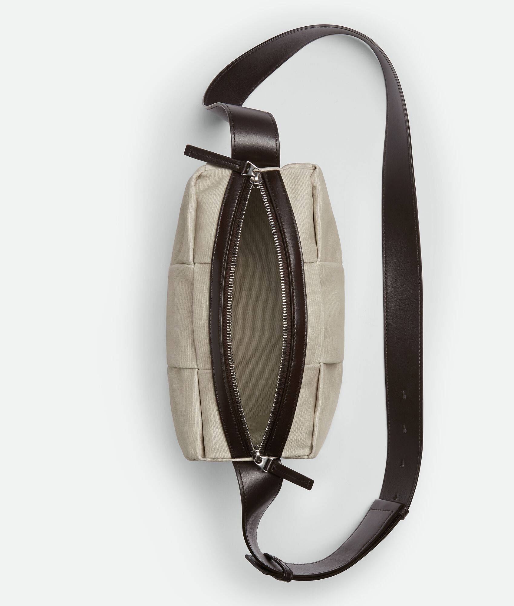 Medium Arco Camera Bag 3