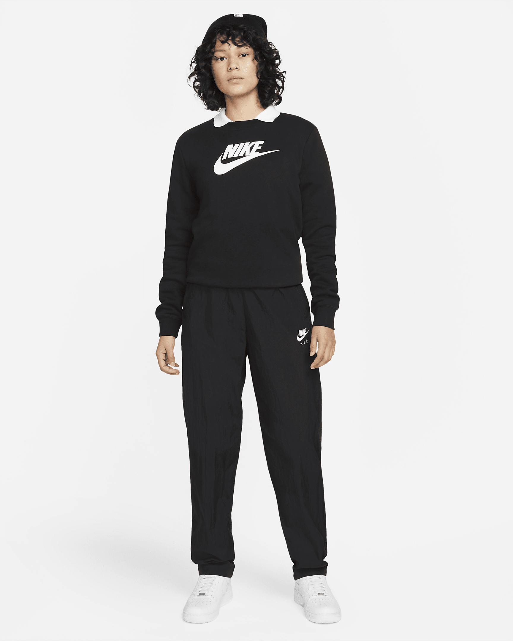 Nike Sportswear Club Fleece Women's Logo Crew-Neck Sweatshirt - 4