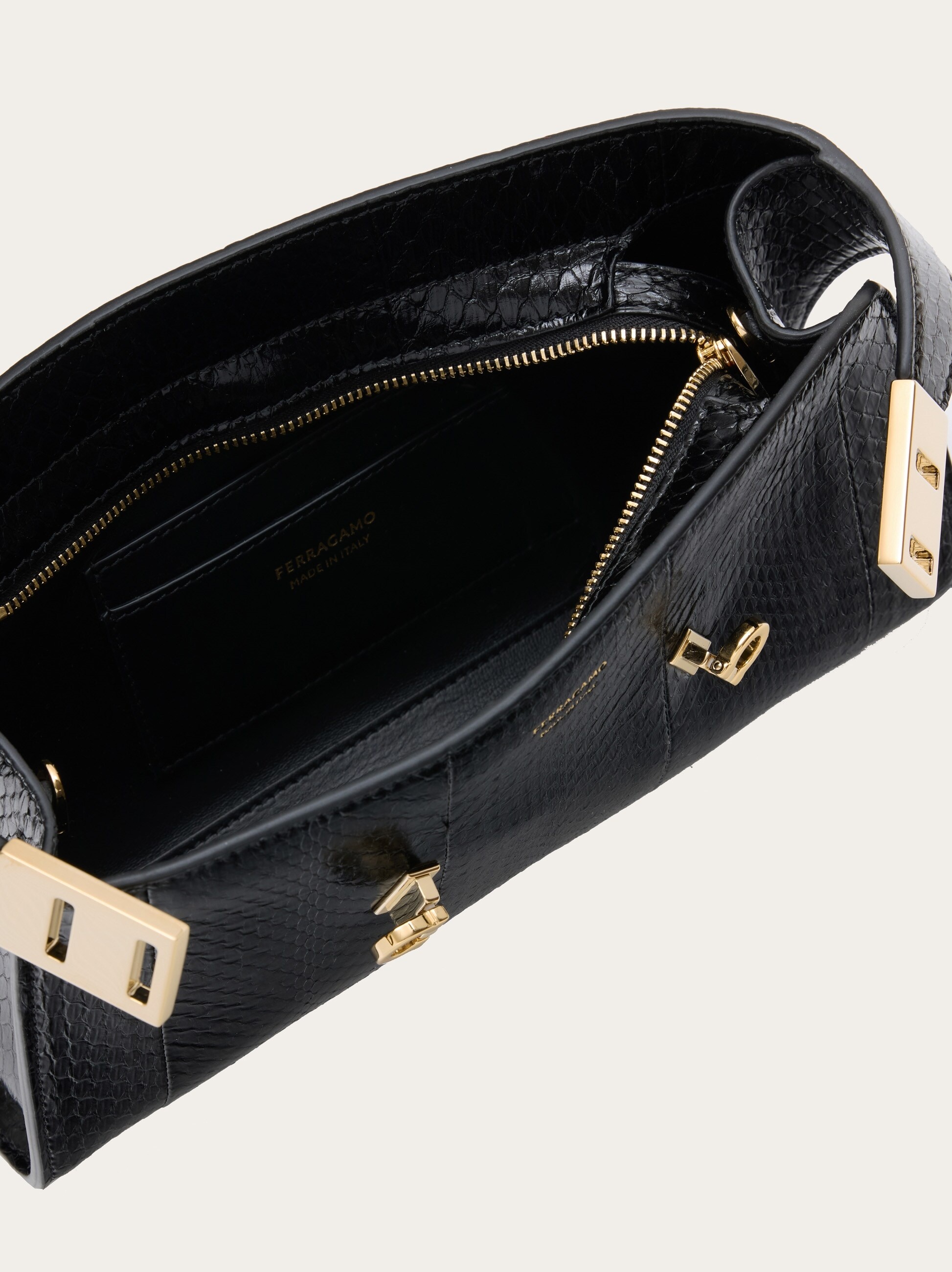 Hug mini crossbody bag - 5