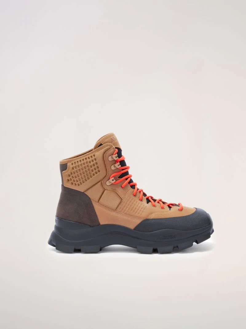 HIKING BOOT 1