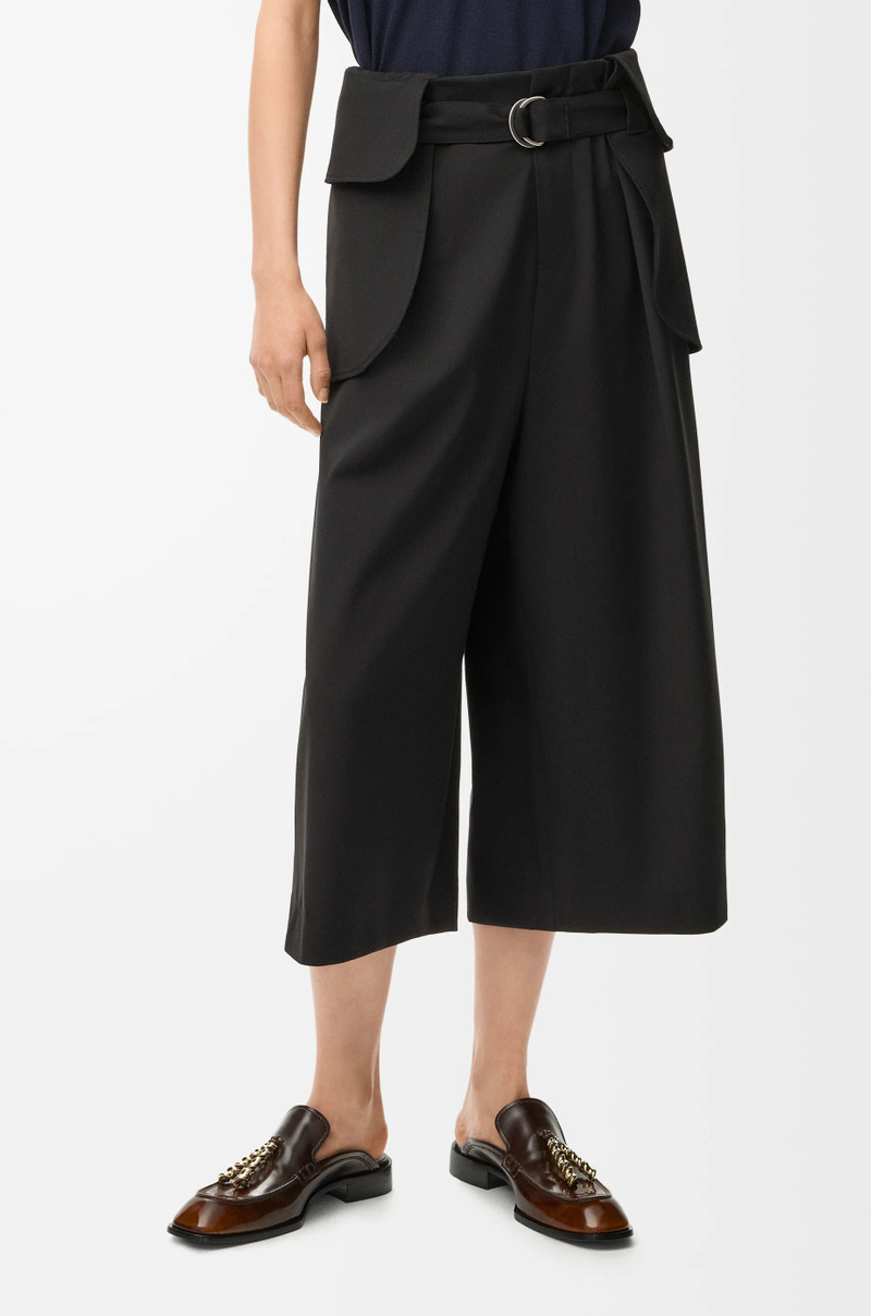 Cropped cargo trousers in wool 3