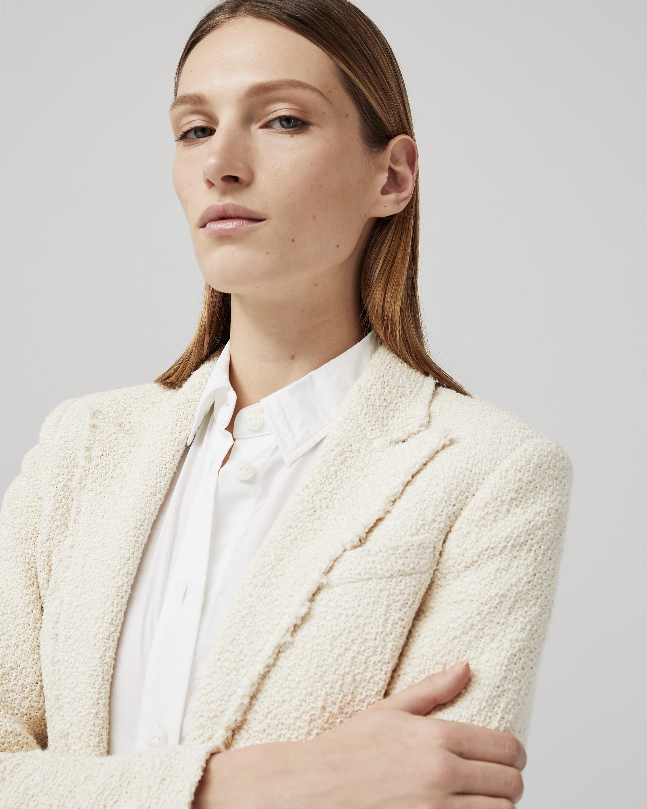 Elle Tweed Blazer
Classic Fit Blazer - 6