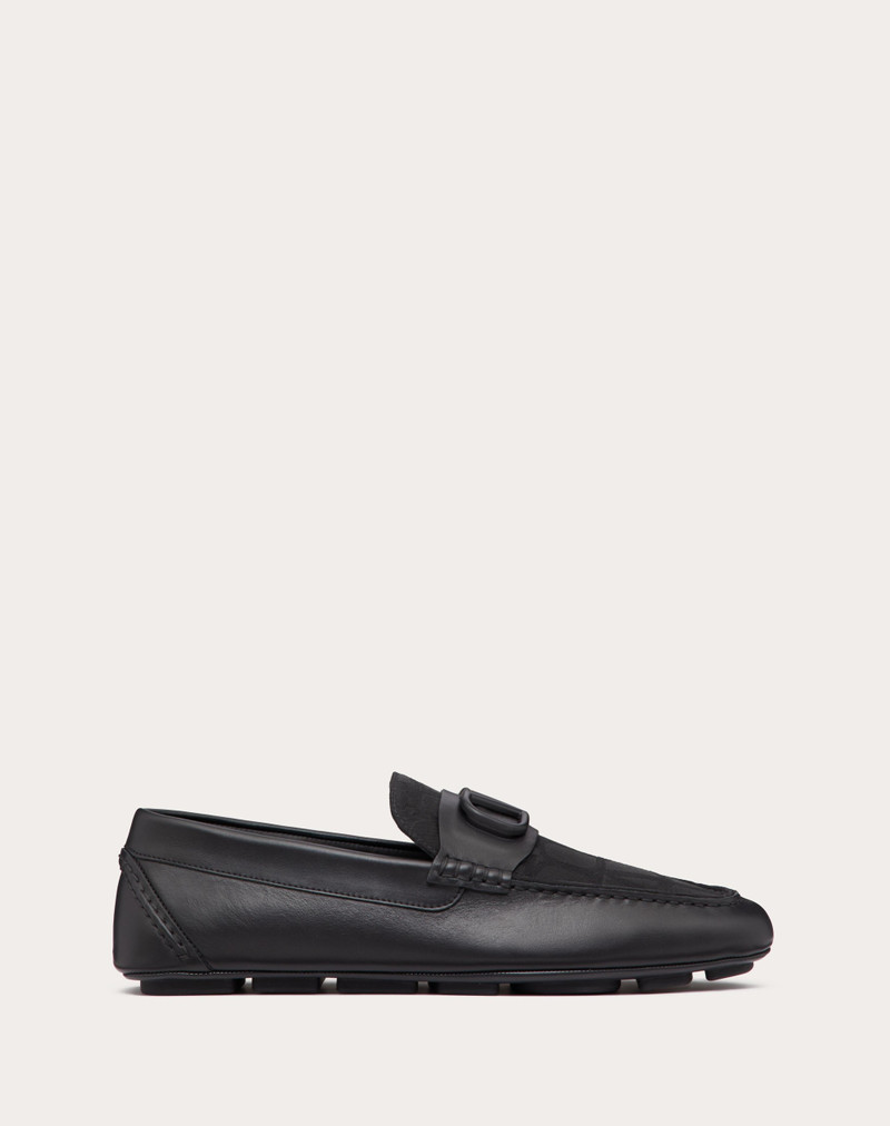 VLOGO SIGNATURE DRIVING SHOE IN CALFSKIN AND TOILE ICONOGRAPHE TECHNICAL FABRIC 1
