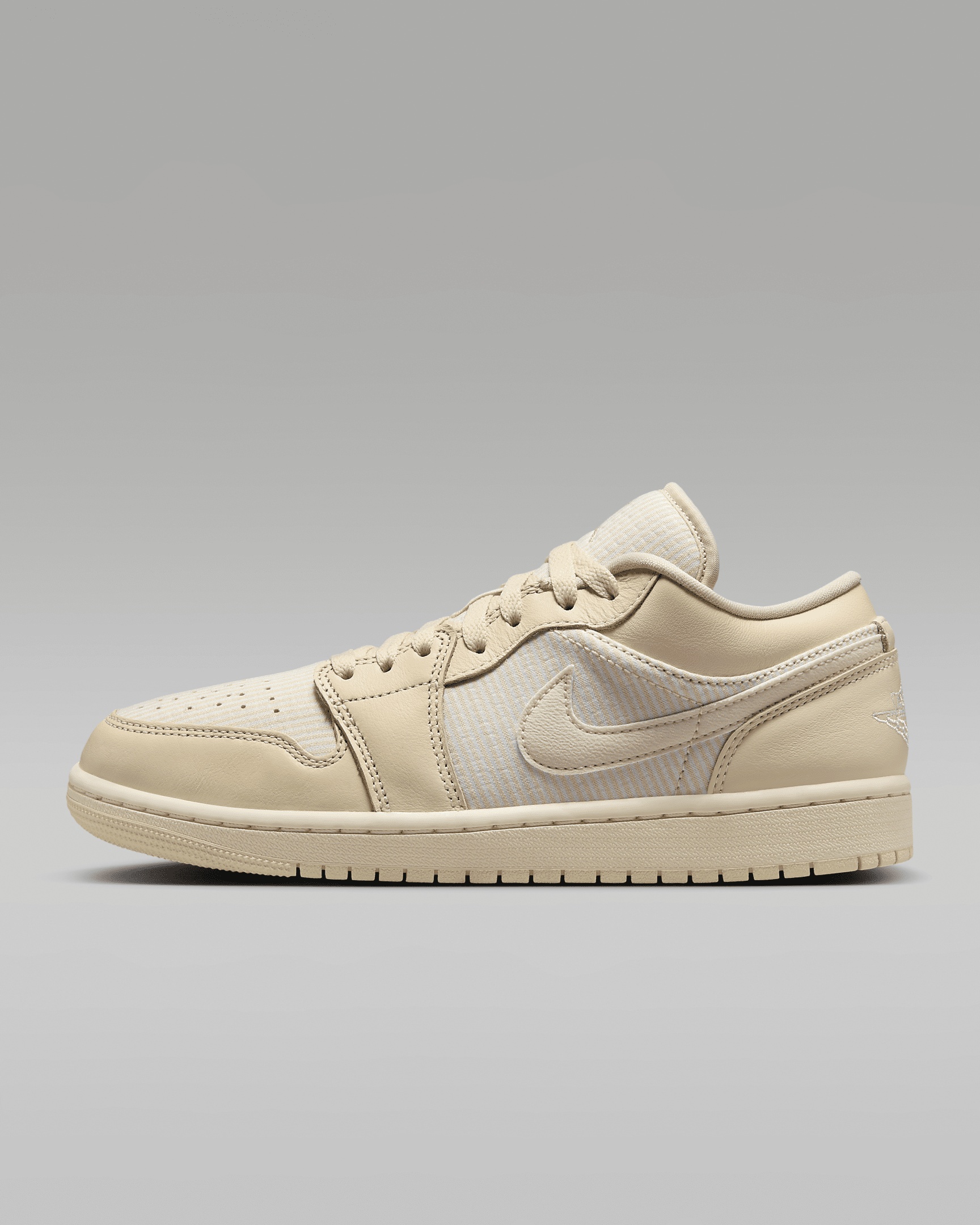 Air Jordan 1 Low SE Women's Shoes - 1