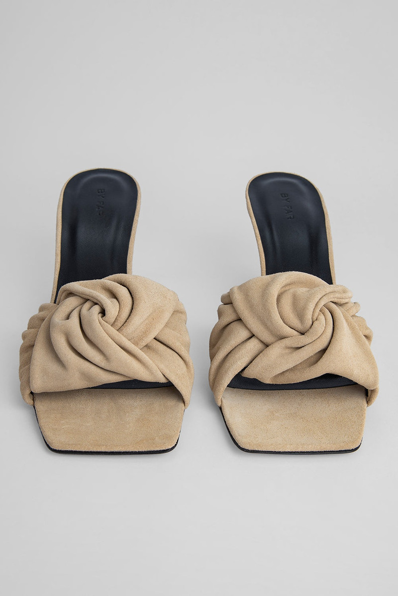 Lana Cappuccino Suede Leather 6