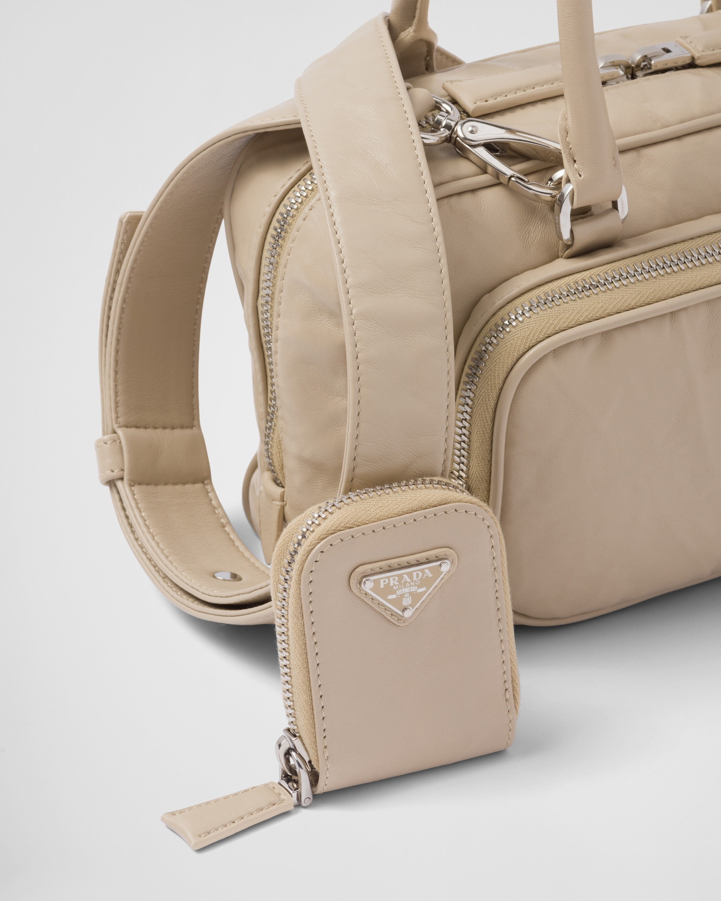 【PRADA】ANTIQUE NAPPA MULTI POKET TOP HANDLE BAG Prada Antique nappa leather multi-pocket top-handle bag