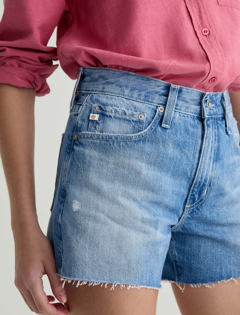 Halle Short 4