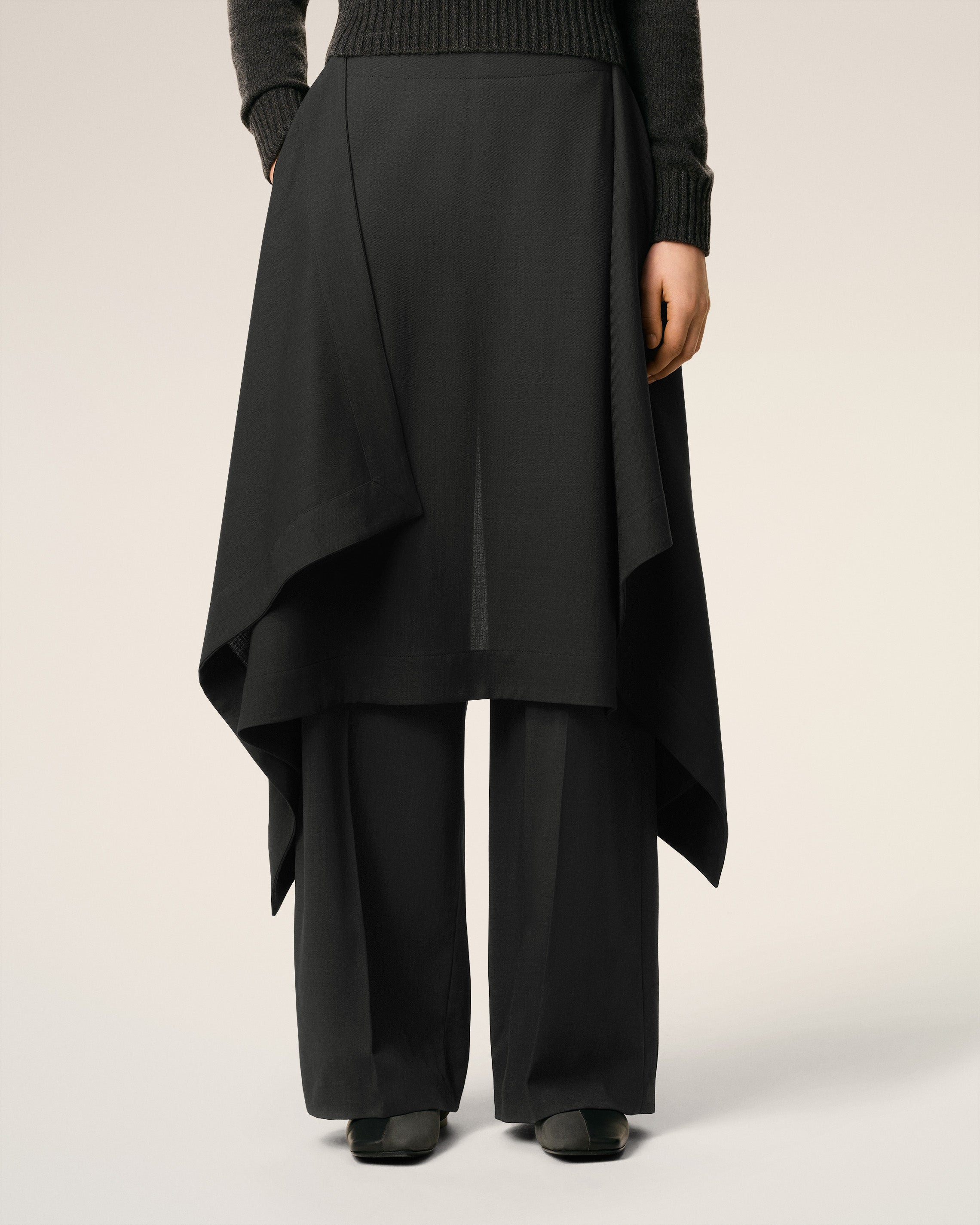 BLACK WOOL SKIRT TROUSERS - 3