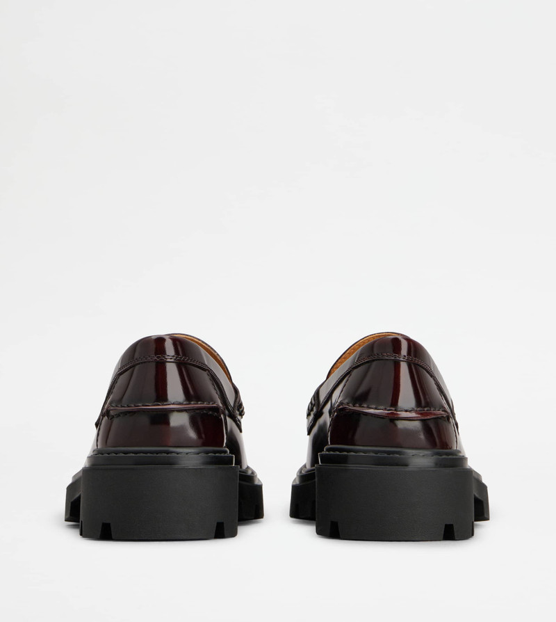Tod's KATE LOAFERS IN LEATHER - BURGUNDY outlook