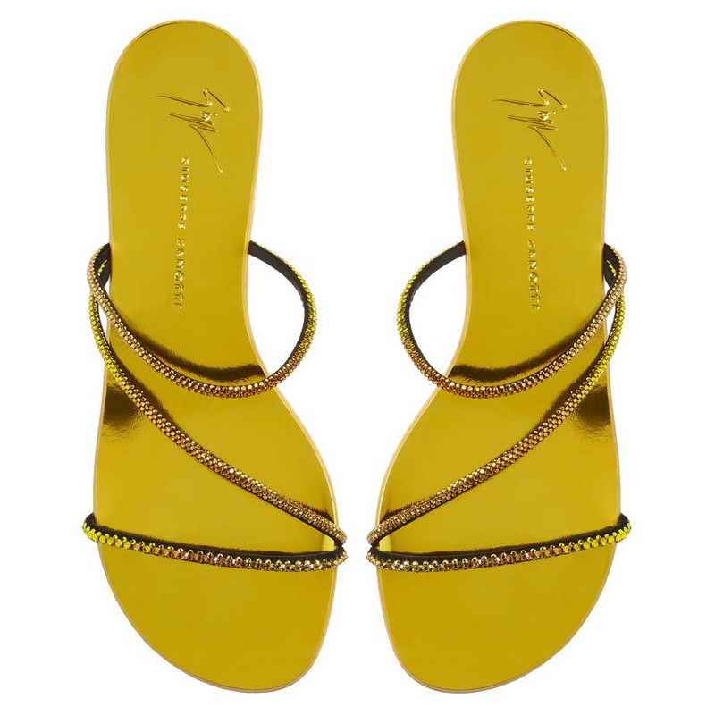 Julianne Flat 5