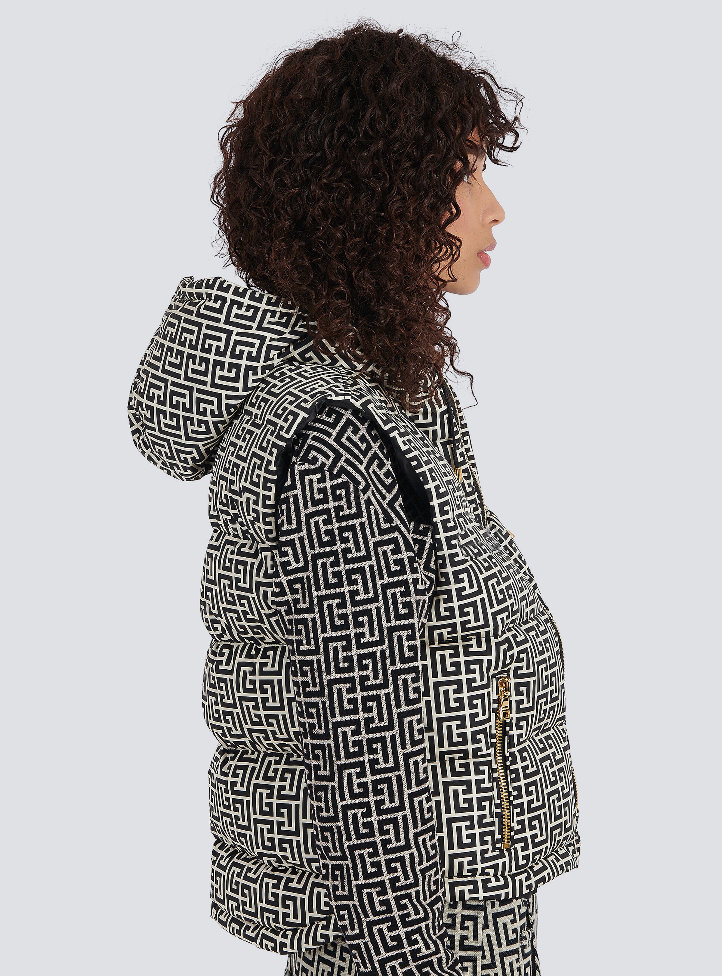 Nylon quilted vest with Balmain monogram - 7