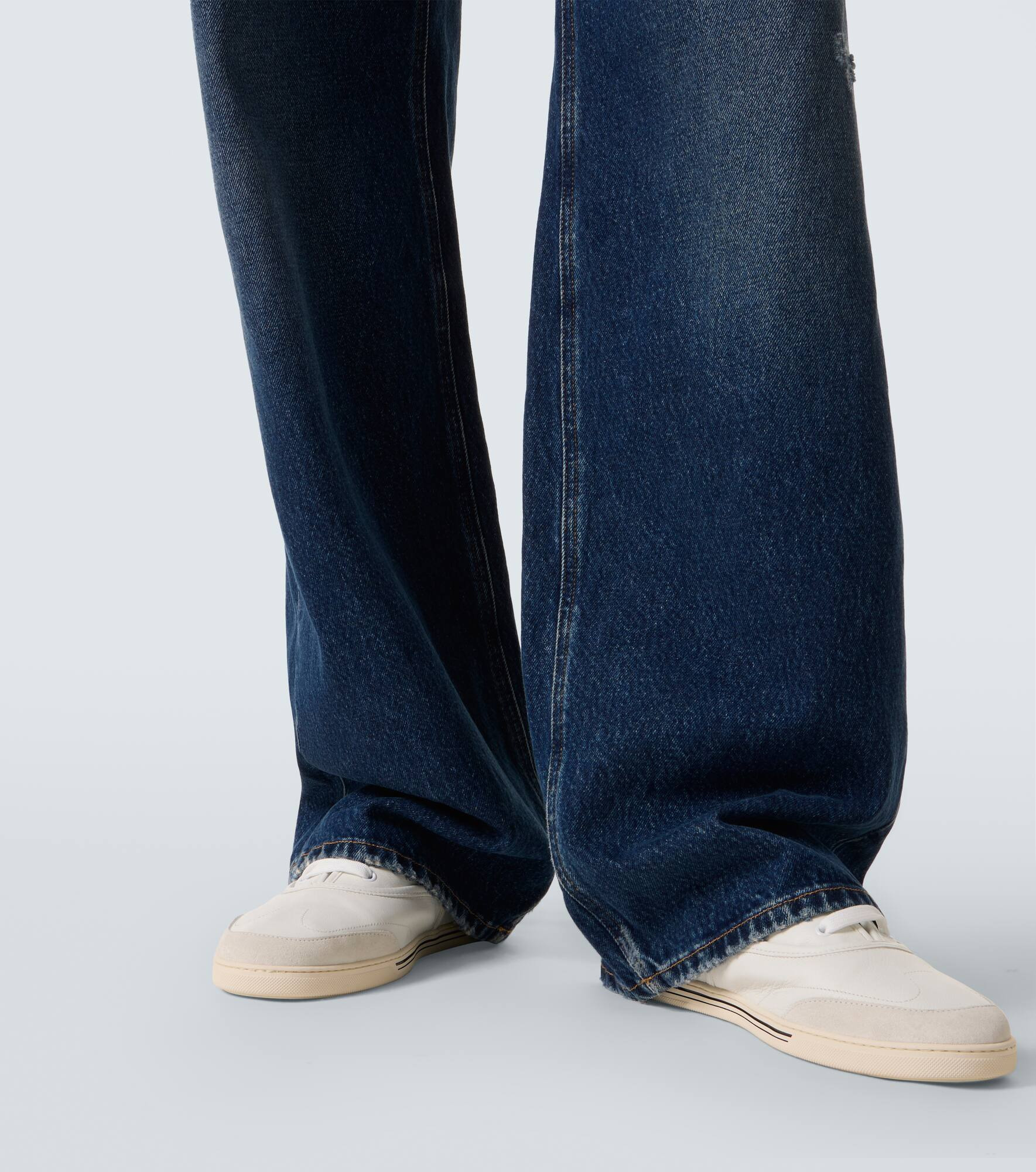 Low-rise wide-leg jeans - 6