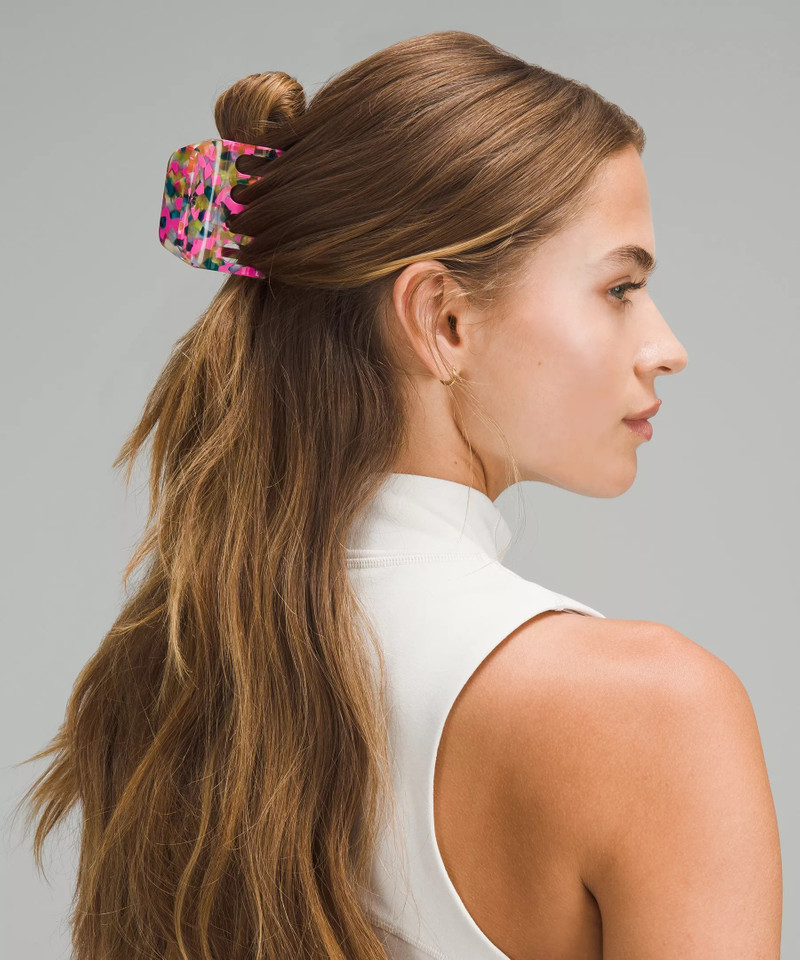 lululemon Criss-Cross Claw Clip outlook