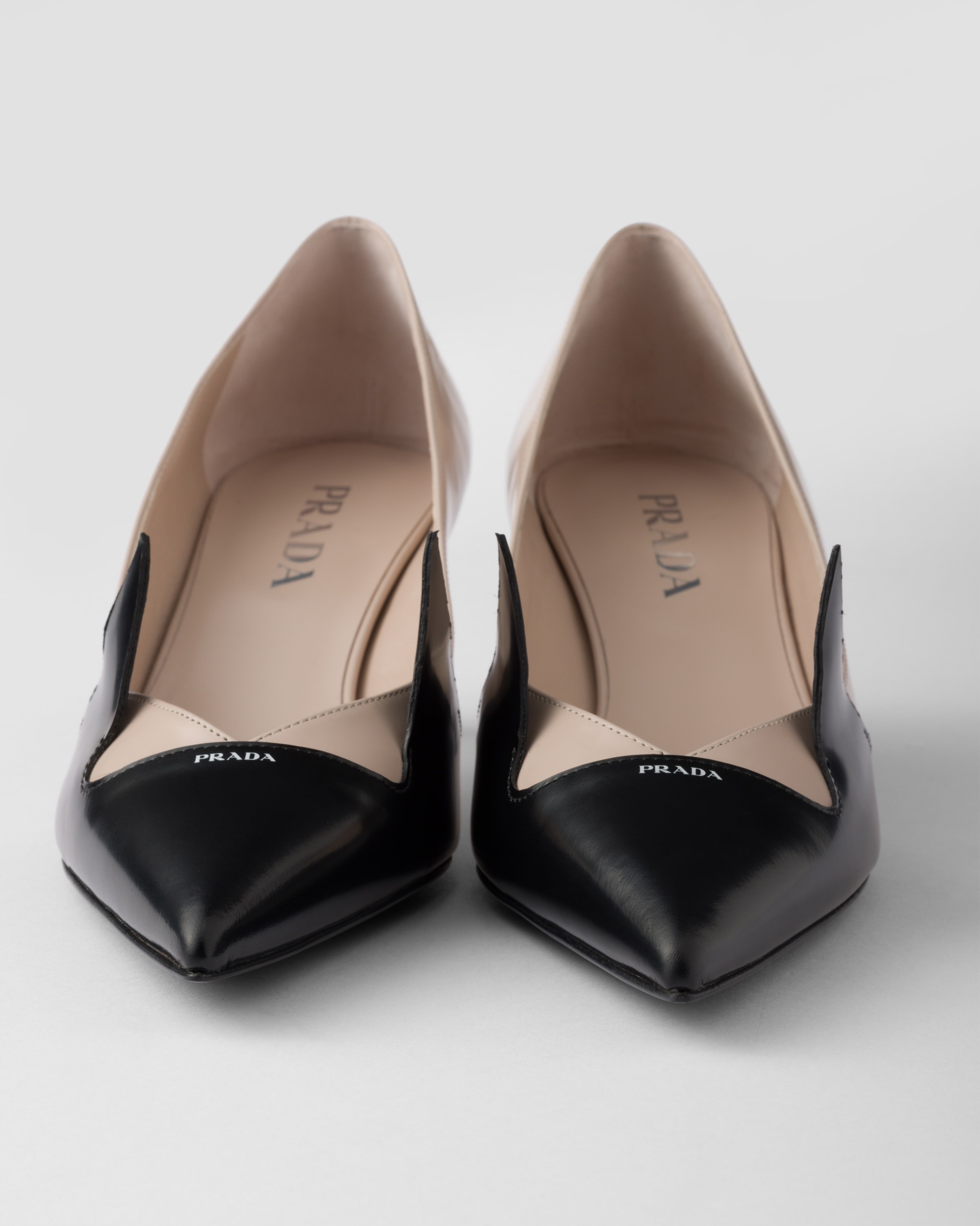 Two-tone brushed leather pumps - 5