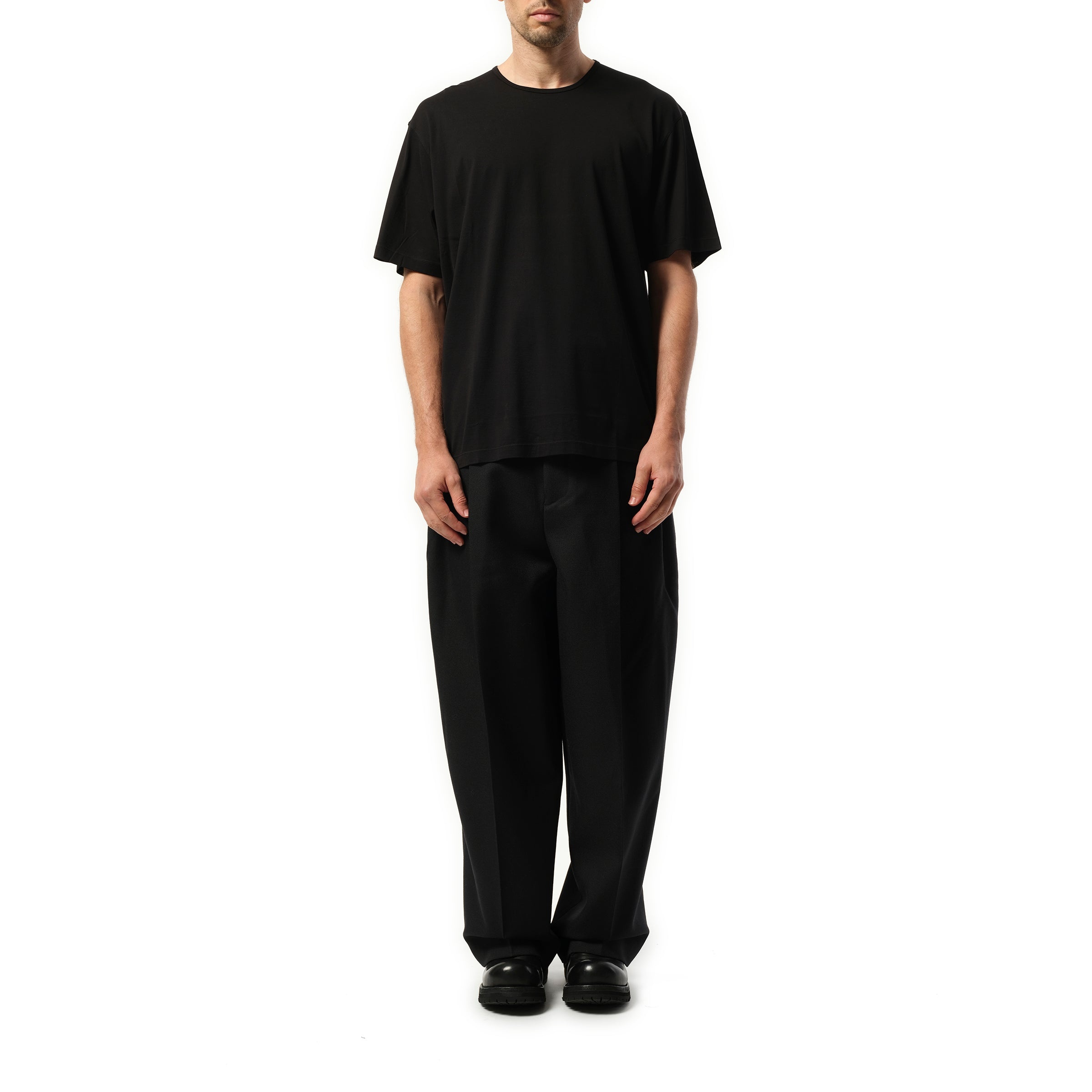 Relaxed T-Shirt in Black - 4